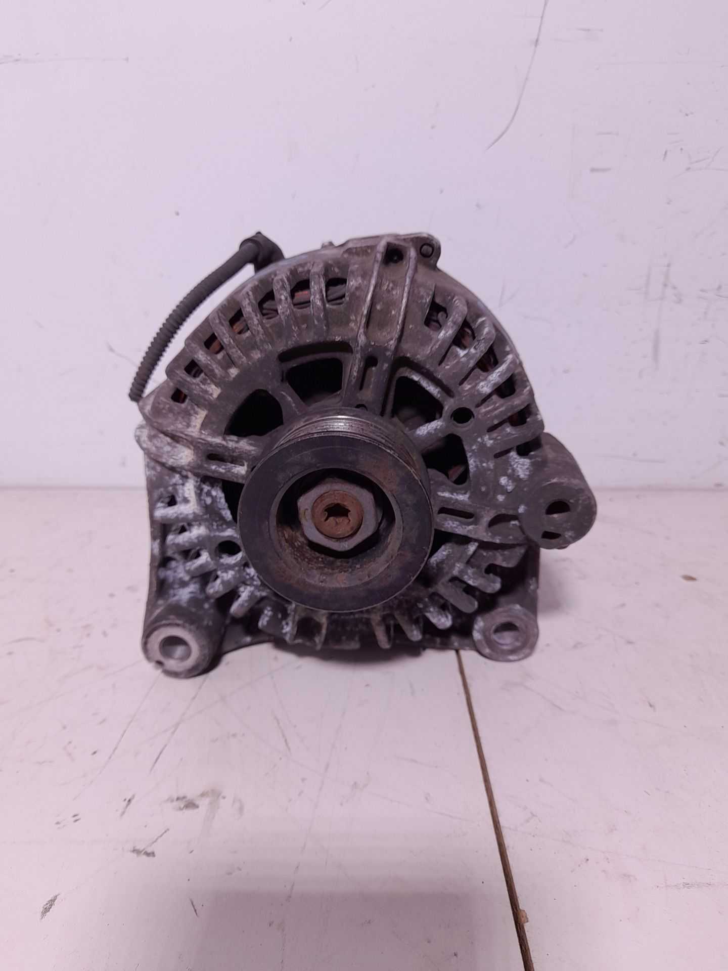 Recambio de alternador para bmw serie 1 berlina (e81/e87) 118d referencia OEM IAM   
