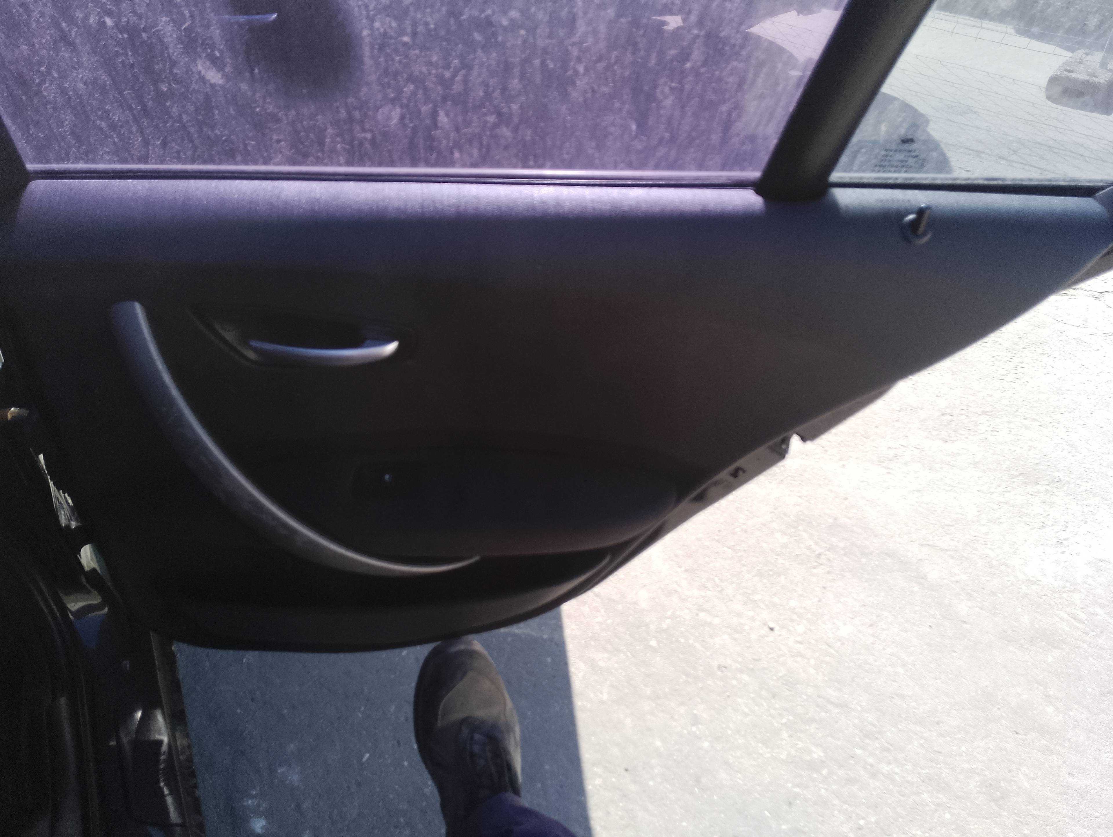 Recambio de guarnecido puerta trasera derecha para bmw serie 1 berlina (e81/e87) 118d referencia OEM IAM   