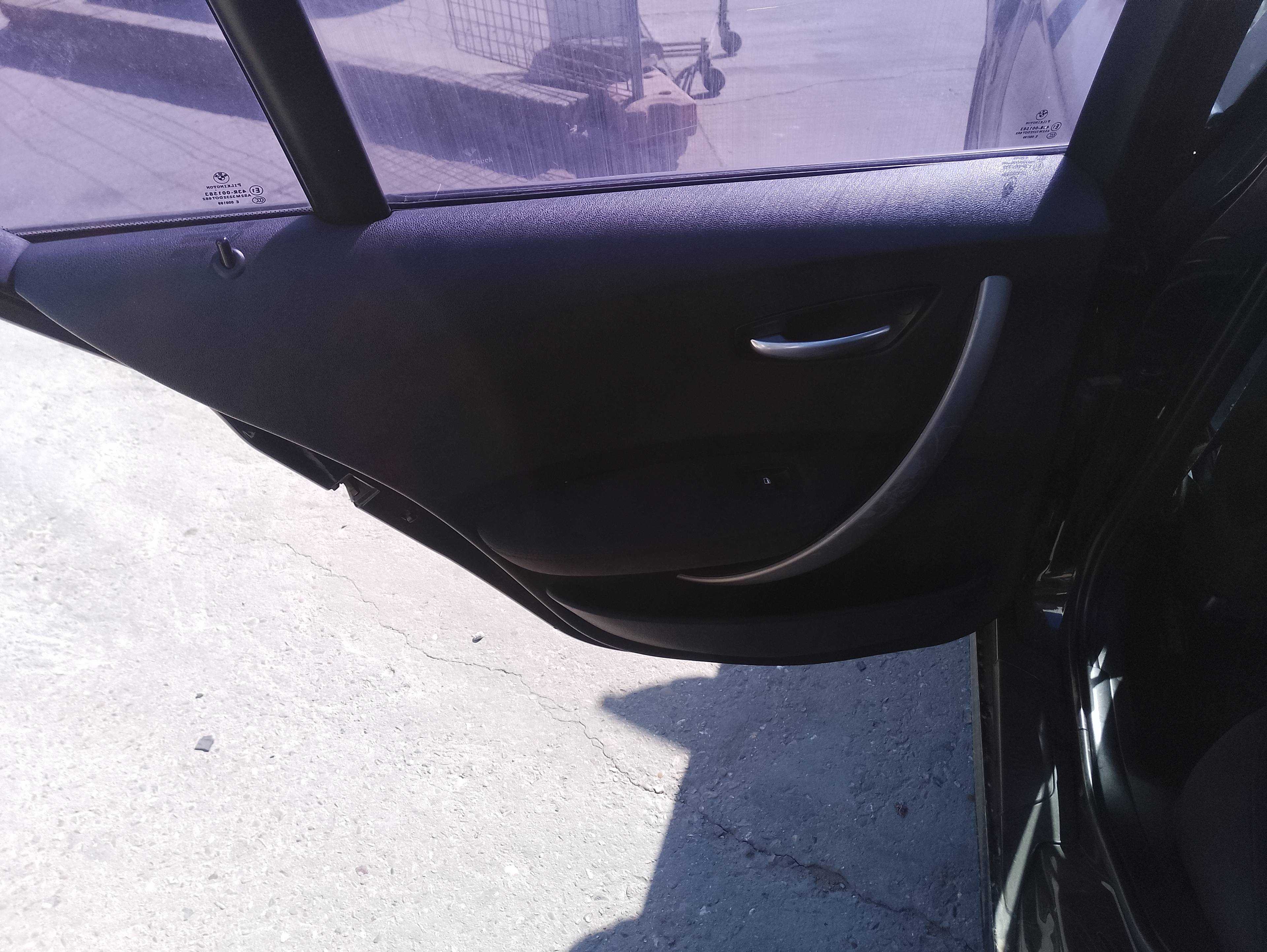 Recambio de guarnecido puerta trasera izquierda para bmw serie 1 berlina (e81/e87) 118d referencia OEM IAM   