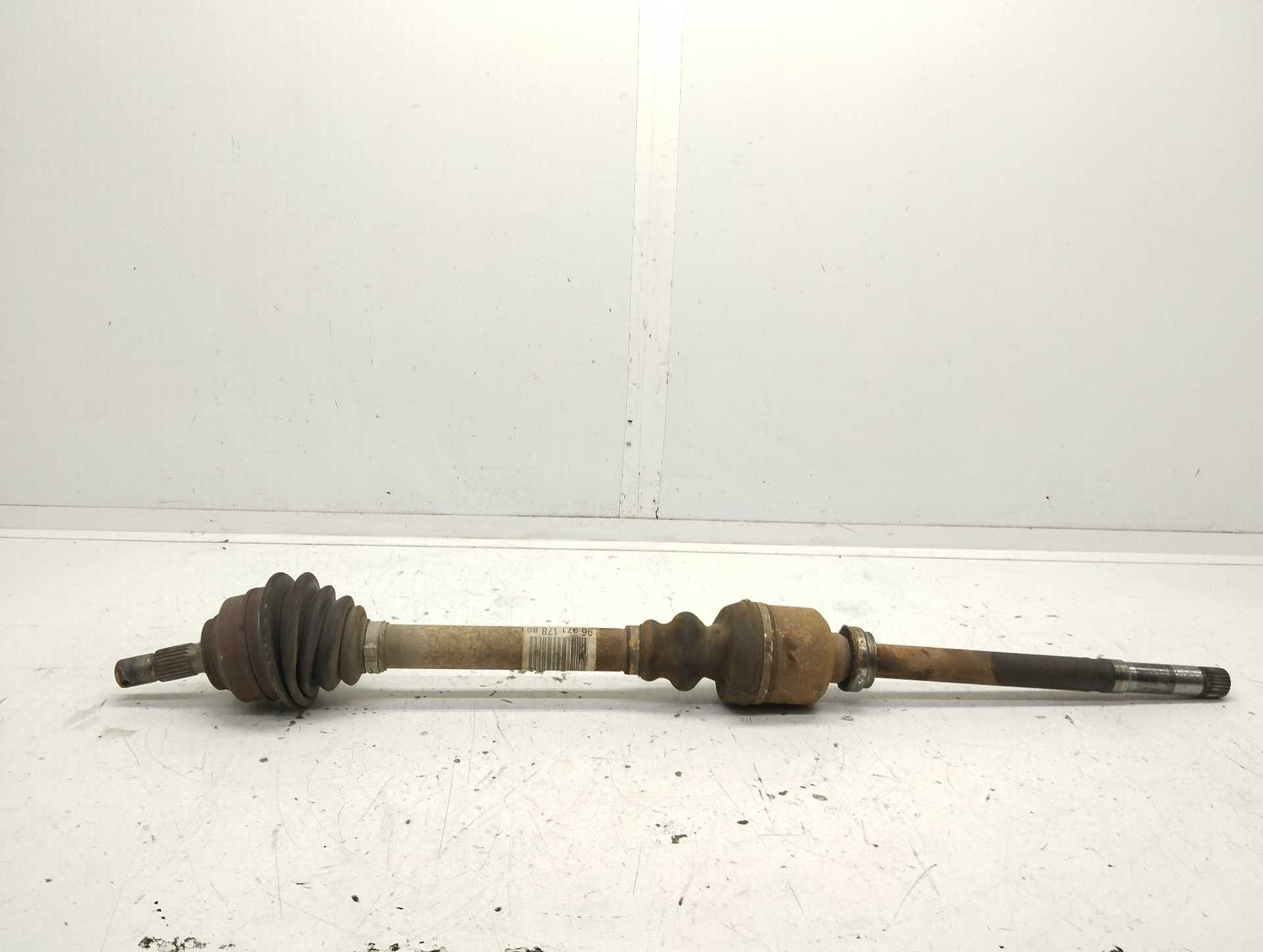 Recambio de transmision delantera derecha para citroën c4 berlina premier referencia OEM IAM 9637117880  