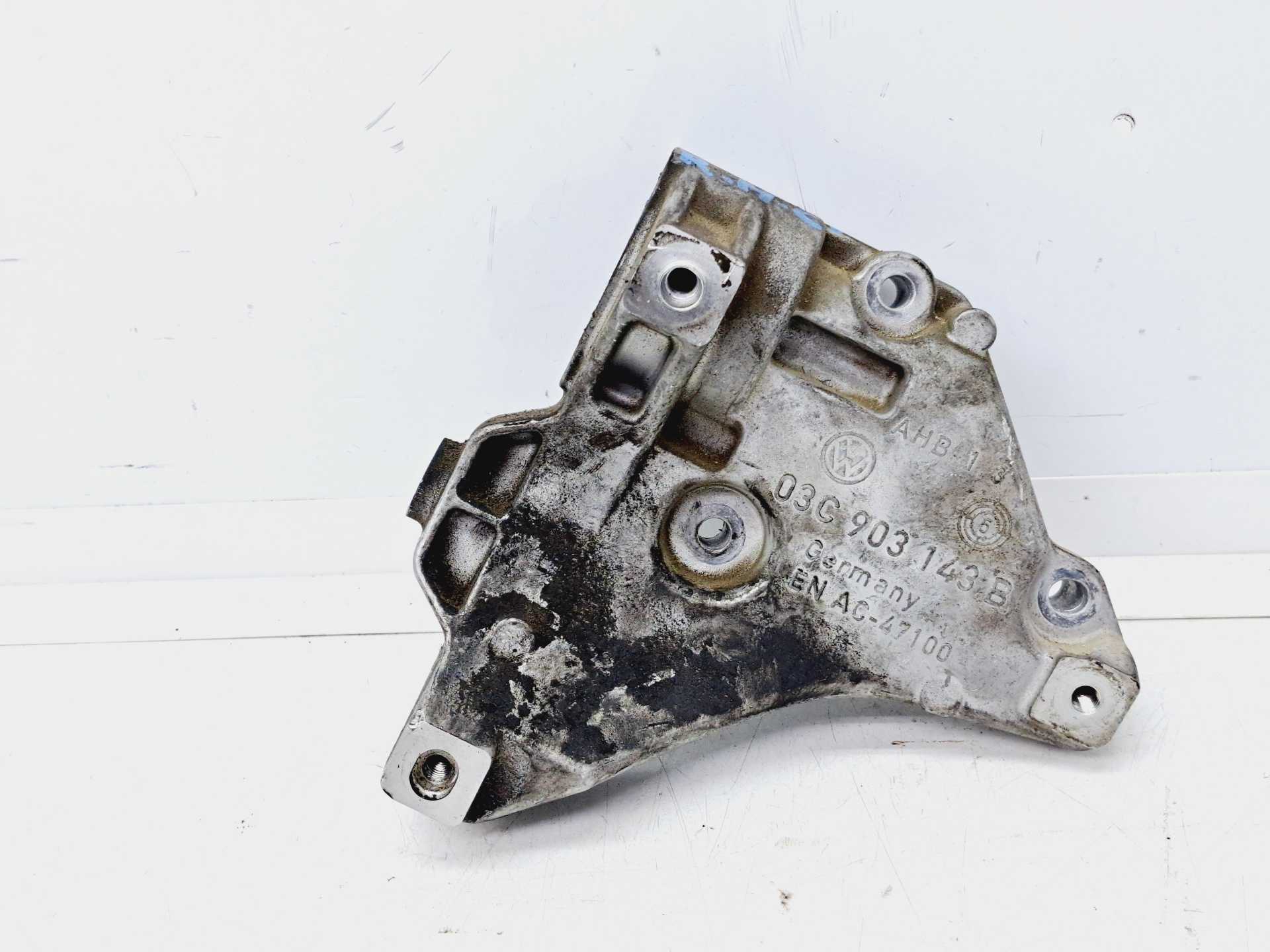 Recambio de soporte alternador para volkswagen golf v berlina (1k1) gt referencia OEM IAM 03C903143B  