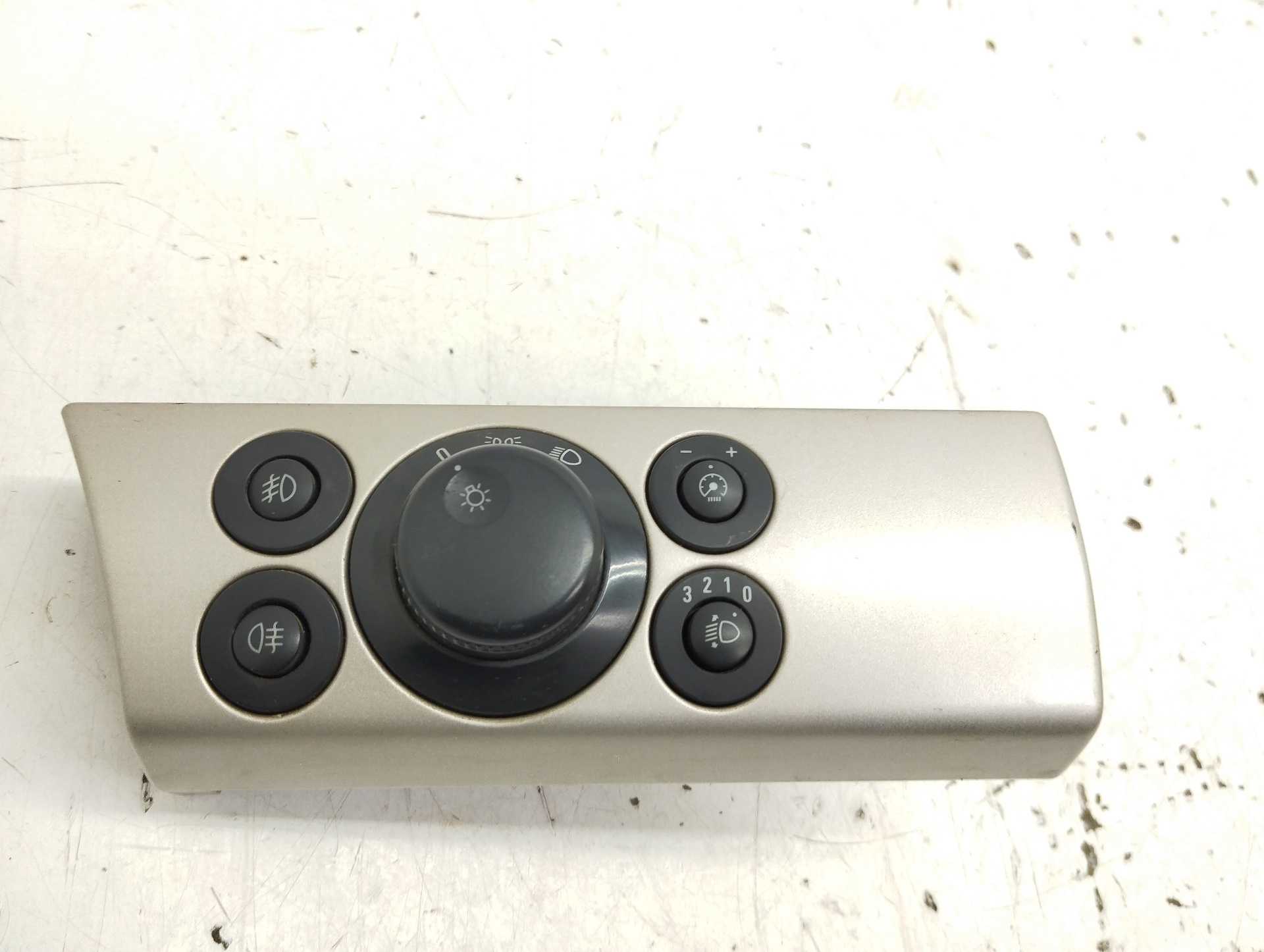 Recambio de mando luces para opel astra h ber. 1.7 16v cdti referencia OEM IAM 13100128 04063011A 