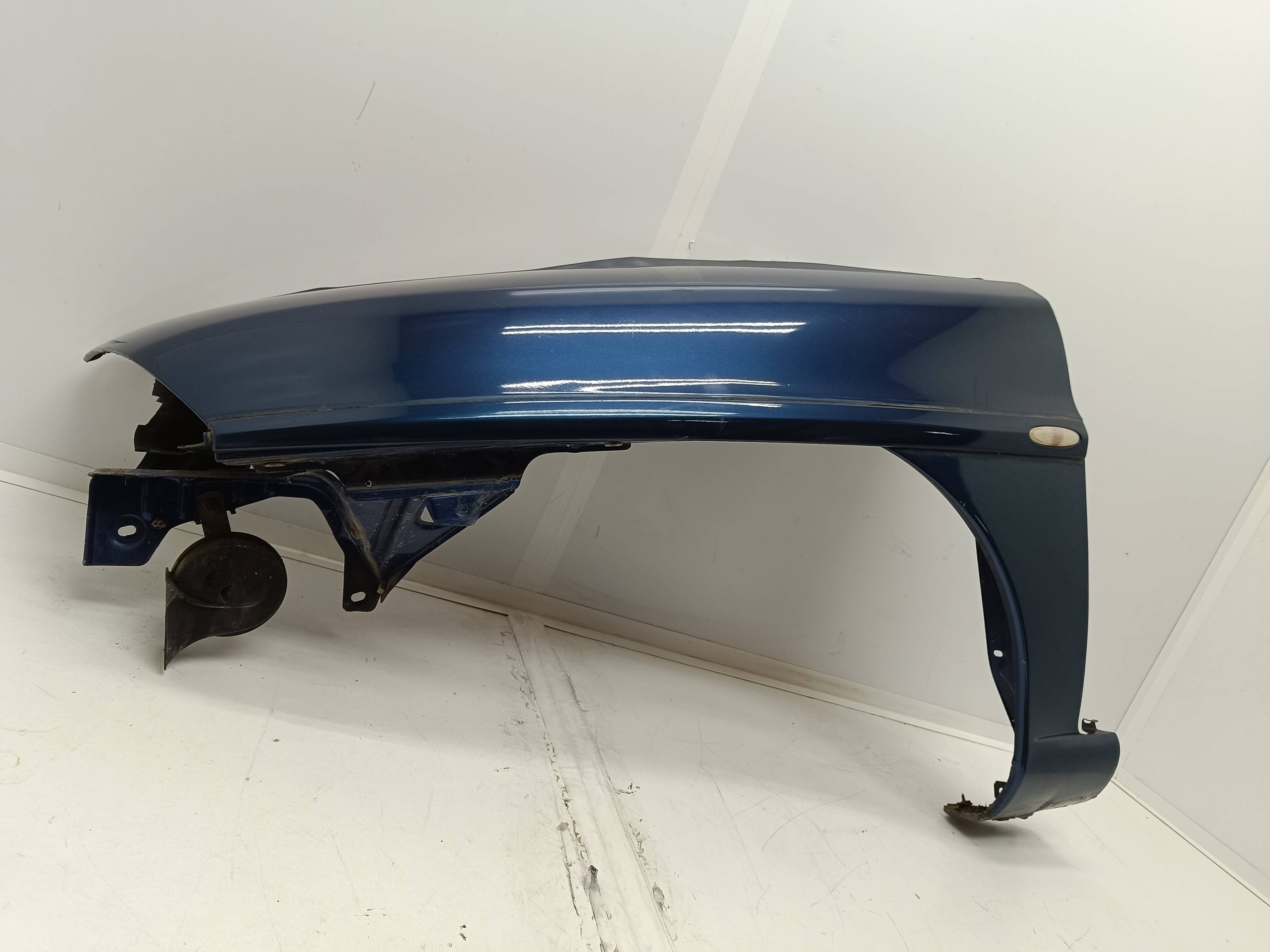 Recambio de aleta delantera izquierda para lancia lancia y 1.2 8v vanity referencia OEM IAM   