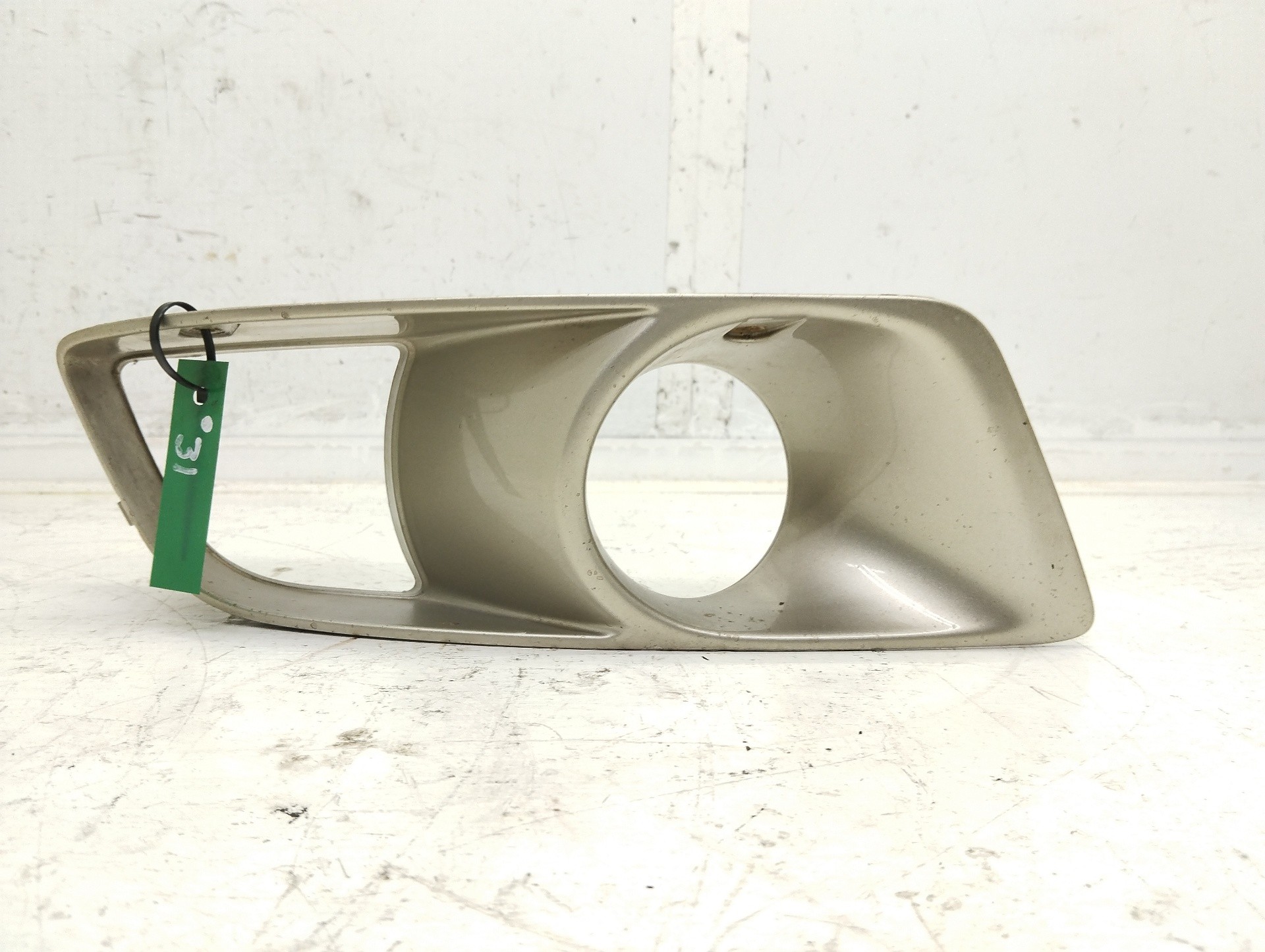 Recambio de moldura faro antiniebla derecha para alfa romeo 156 1.9 jtd 8v distinctive referencia OEM IAM 156041266  