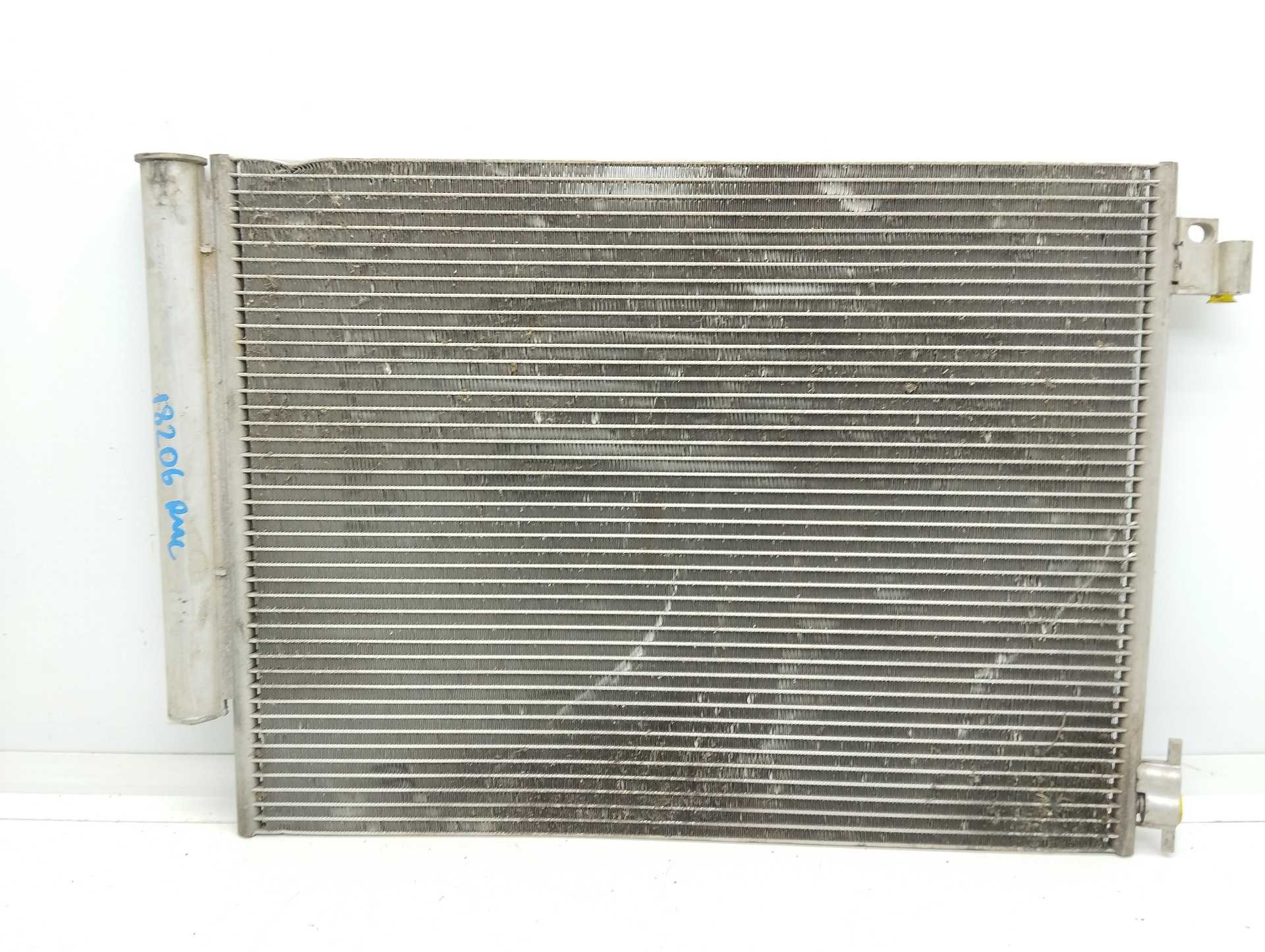 Recambio de condensador / radiador aire acondicionado para nissan juke (f15) acenta referencia OEM IAM 921006843R M157442 