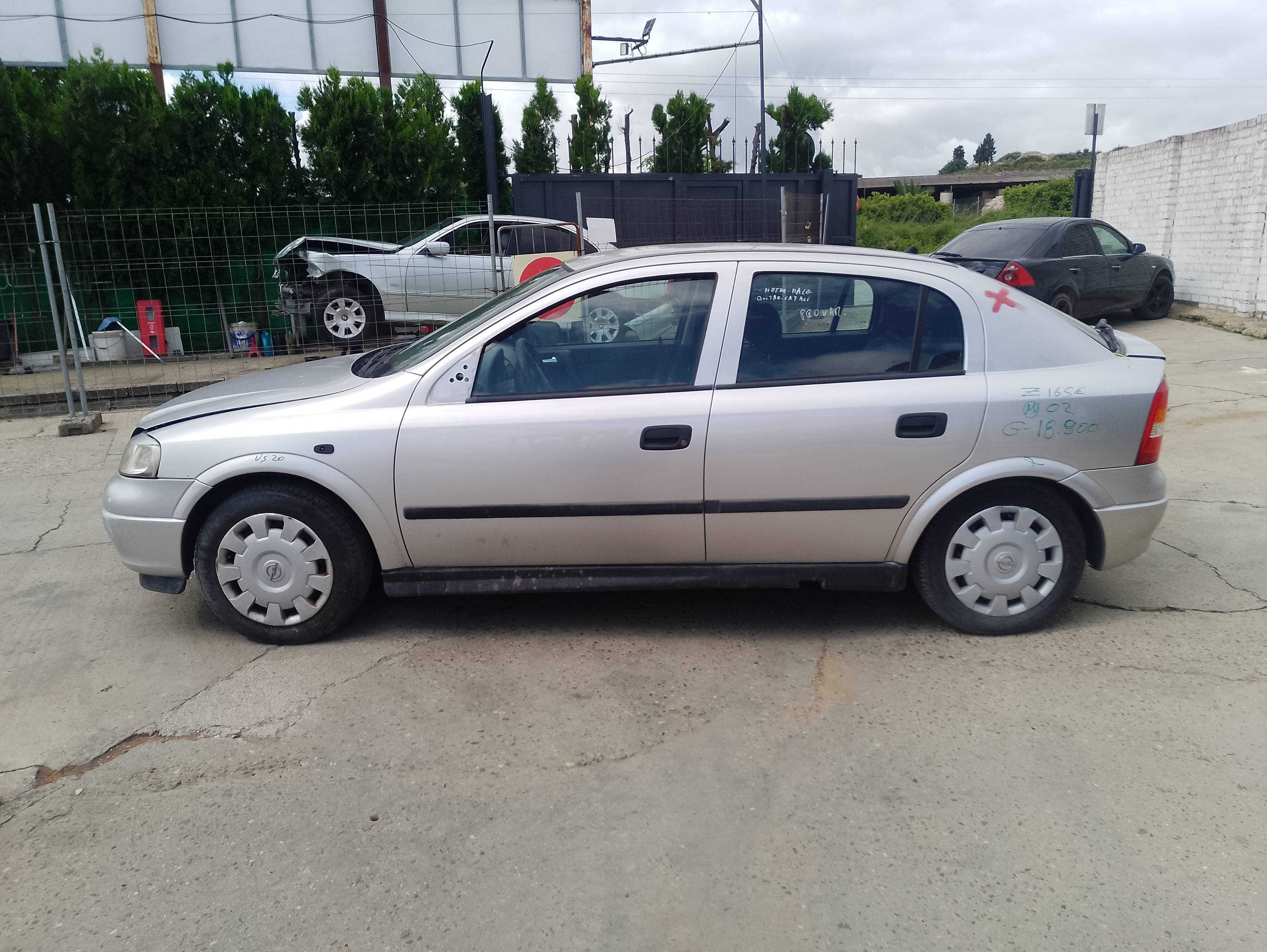 opel astra g berlina del año 2002