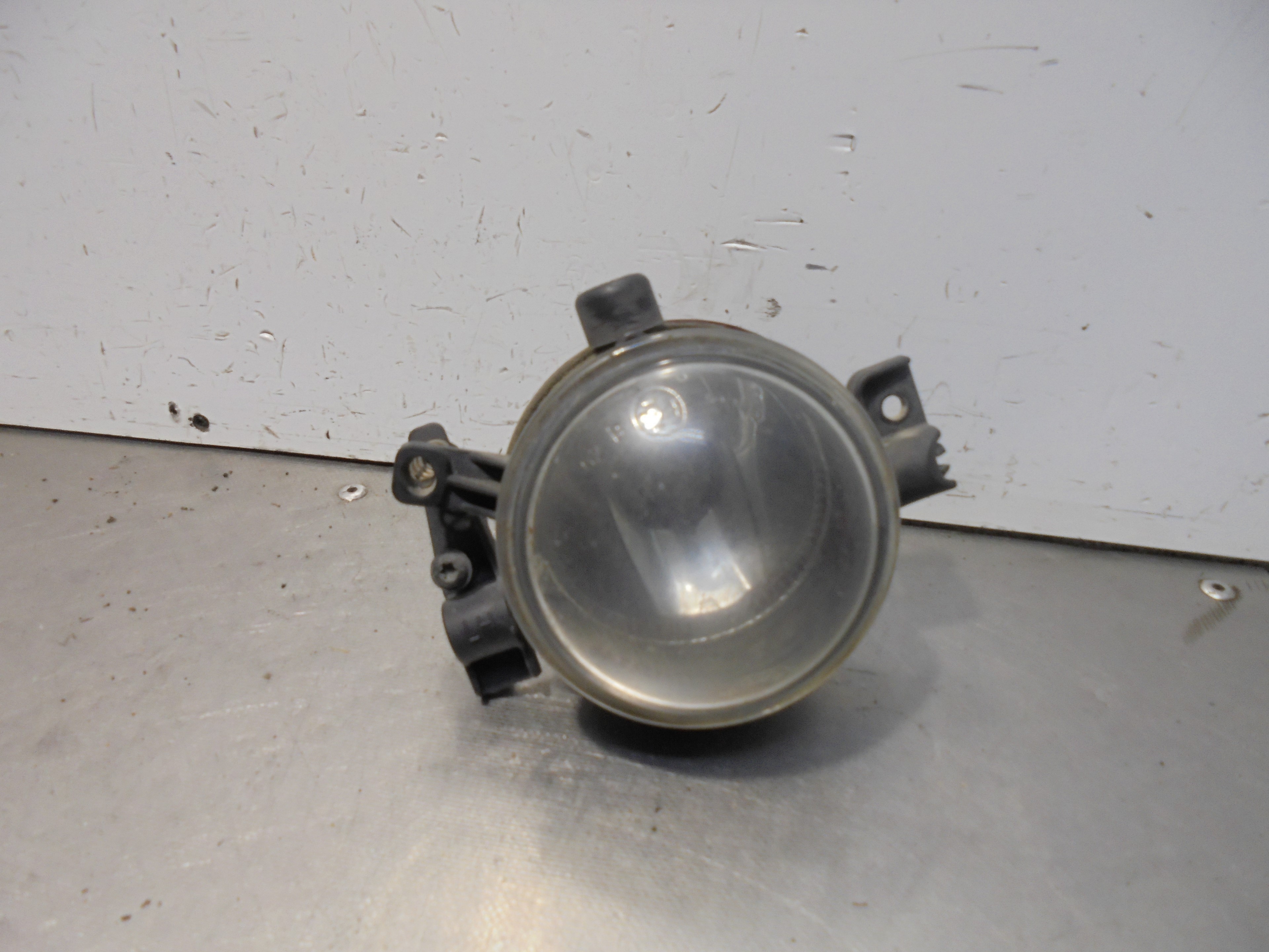 Recambio de faro antiniebla izquierdo para ford focus berlina (cap) 1.6 tdci cat referencia OEM IAM 3M5115K202AA  