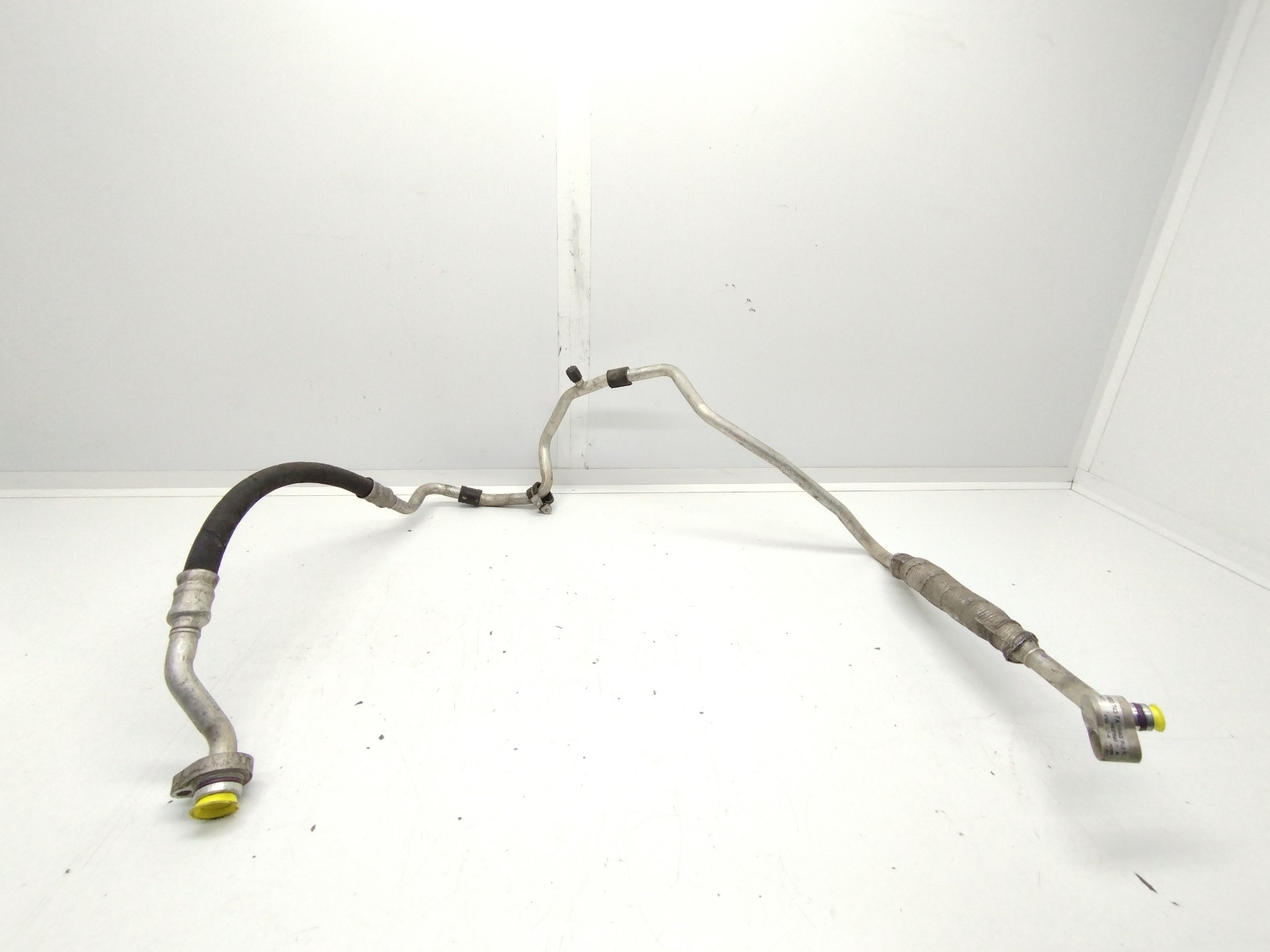 Recambio de tubos aire acondicionado para volkswagen jetta (1k2) 2.0 tdi referencia OEM IAM 1K0820743FA  