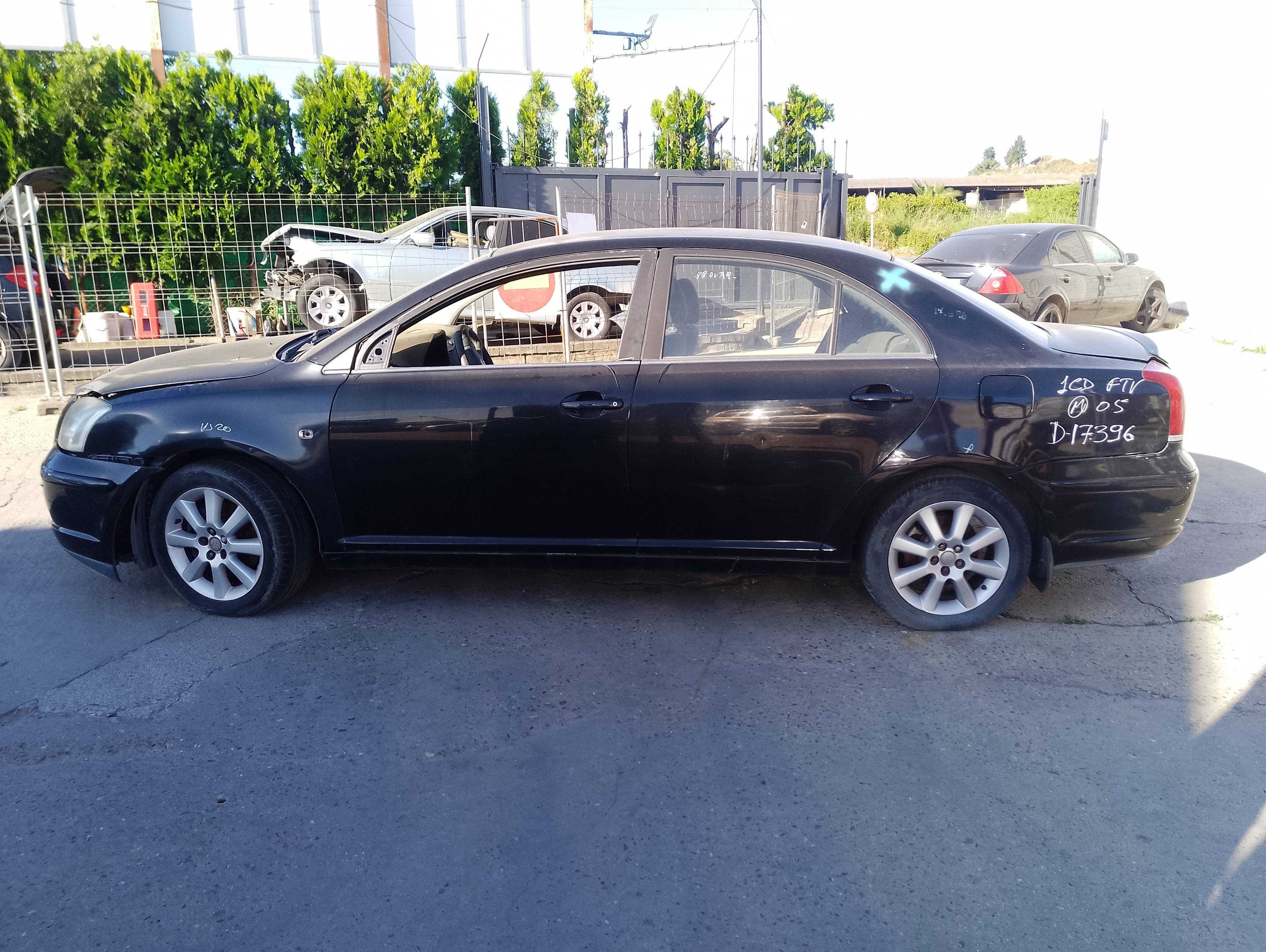 toyota avensis berlina (t25) del año 2005