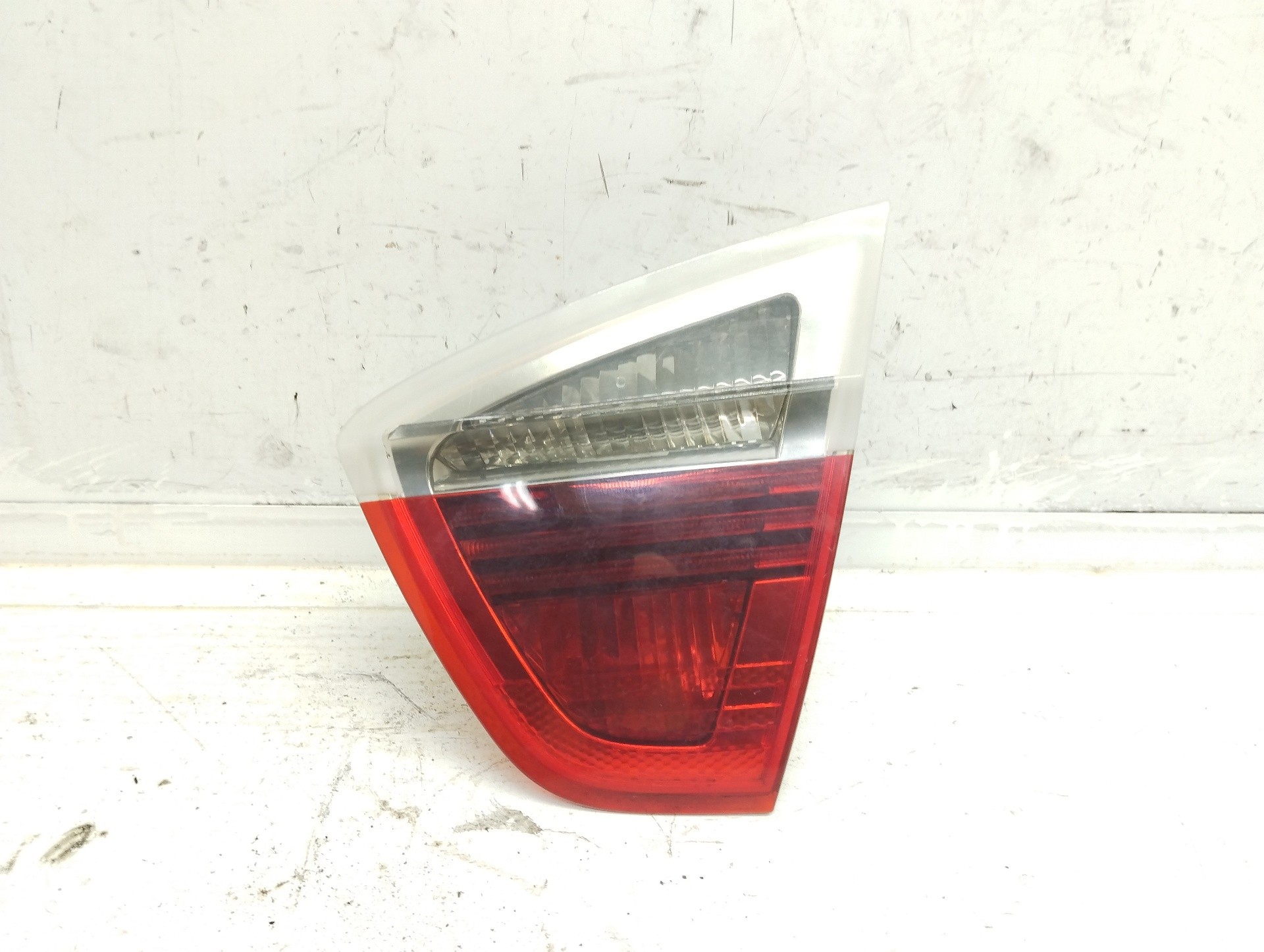 Recambio de piloto porton trasero derecho para bmw serie 3 berlina (e90) 325i referencia OEM IAM   