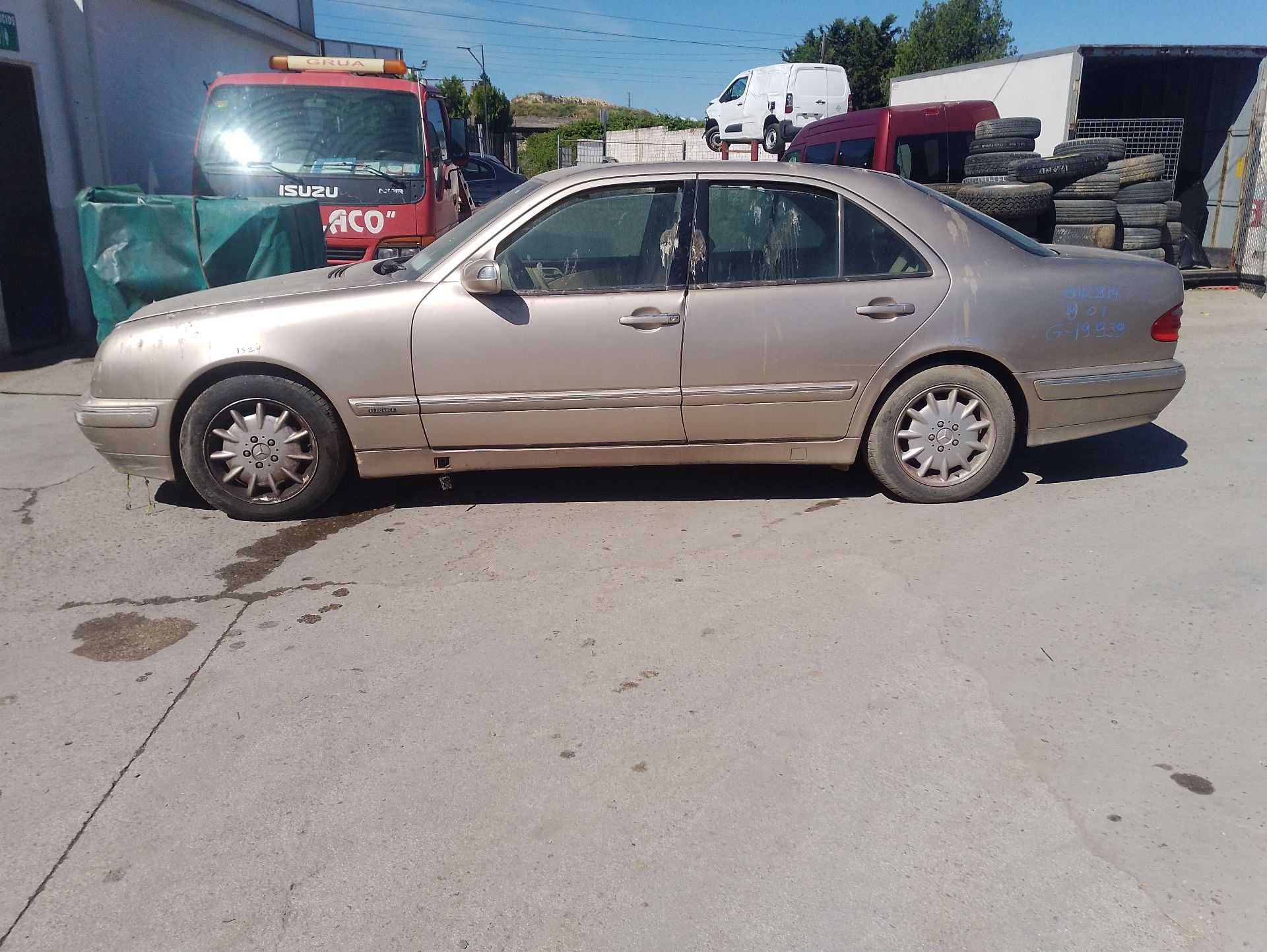 mercedes-benz clase e (w210) del año 2001