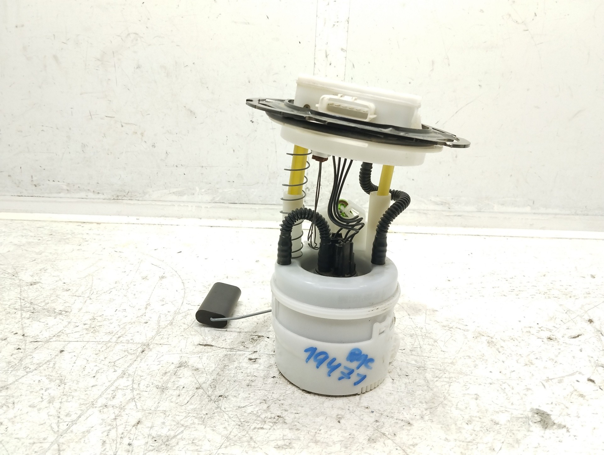Recambio de aforador para dacia sandero iii essential referencia OEM IAM 172028107R 100130995AC 