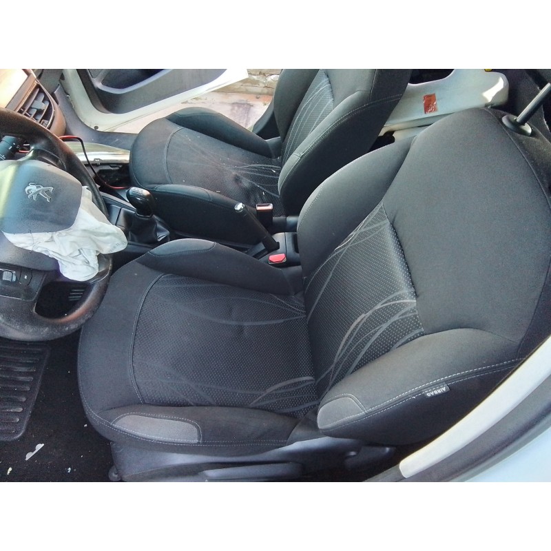 Recambio de asiento delantero izquierdo para peugeot 208 1.4 hdi fap referencia OEM IAM   