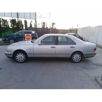mercedes-benz clase e (w210) berlina diesel del año 2001
