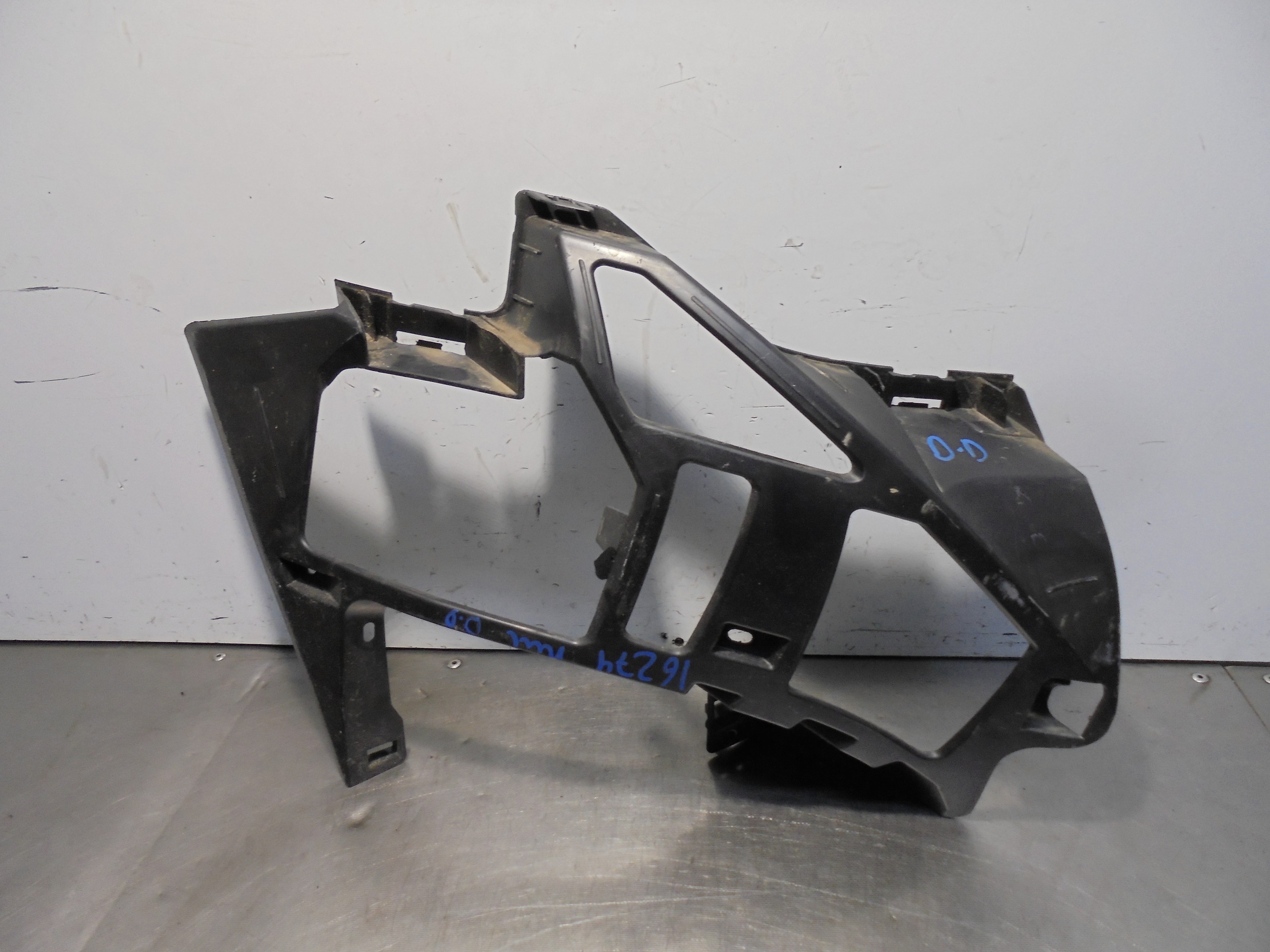 Recambio de rejilla paragolpes derecha para peugeot 3008 active referencia OEM IAM 9815337580  