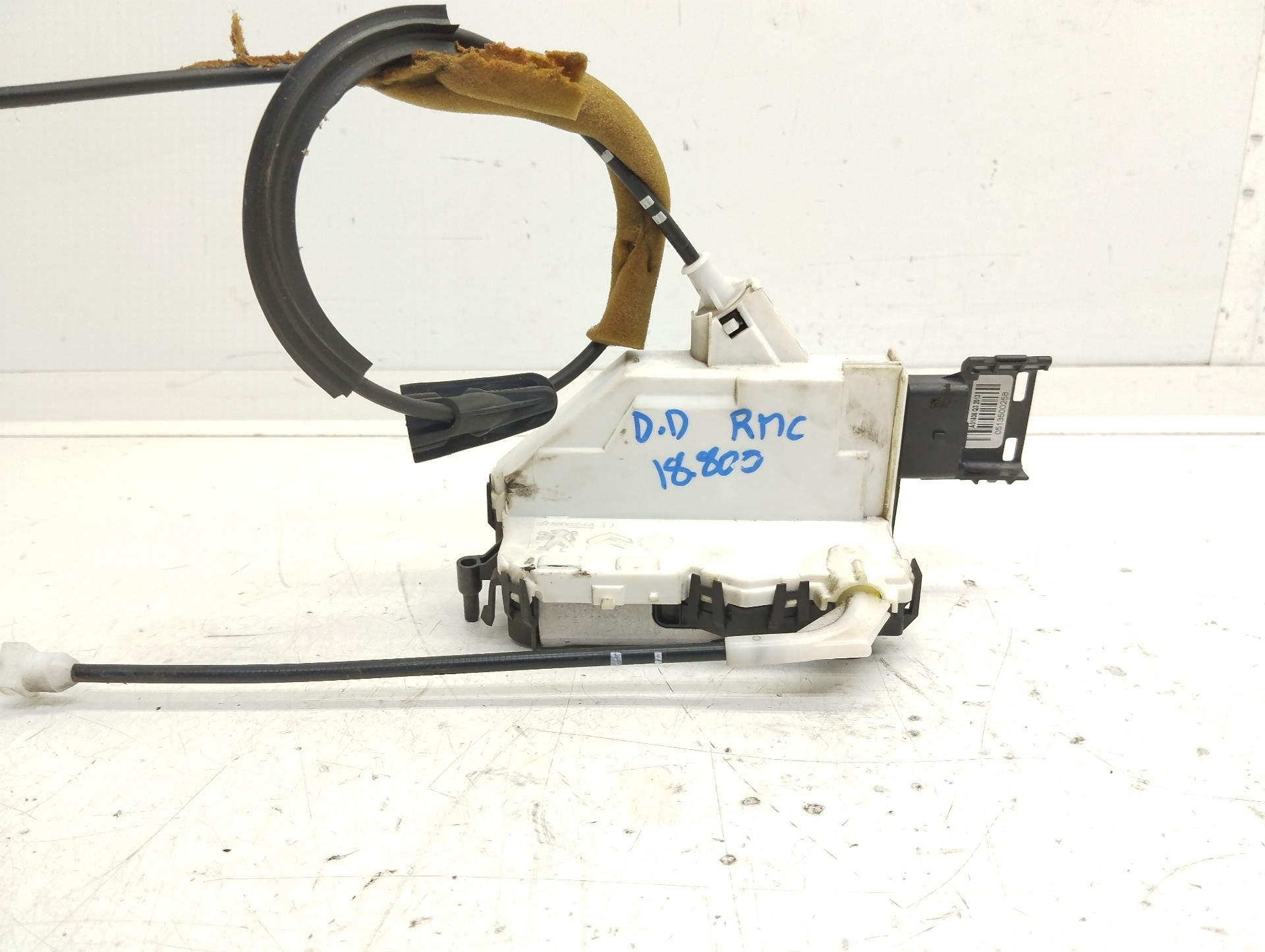 Recambio de cerradura puerta delantera derecha para citroën berlingo cuadro l1 referencia OEM IAM PSA828405 A01851 
