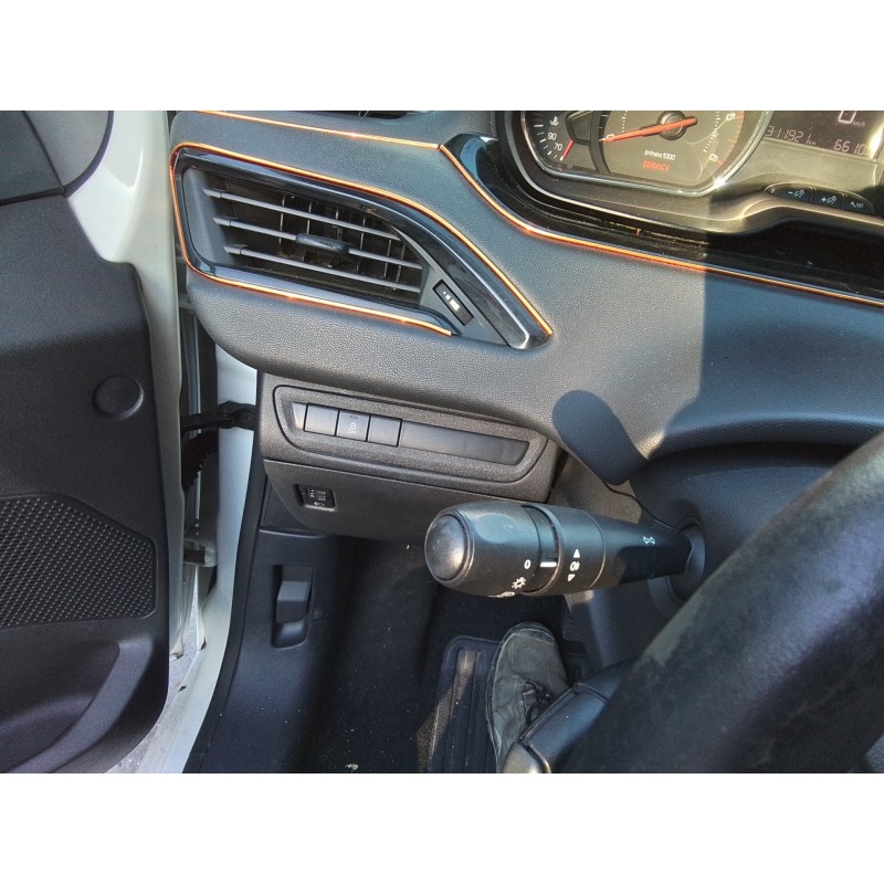 Recambio de mando luces/intermitencia (com2000) para peugeot 208 1.4 hdi fap referencia OEM IAM   