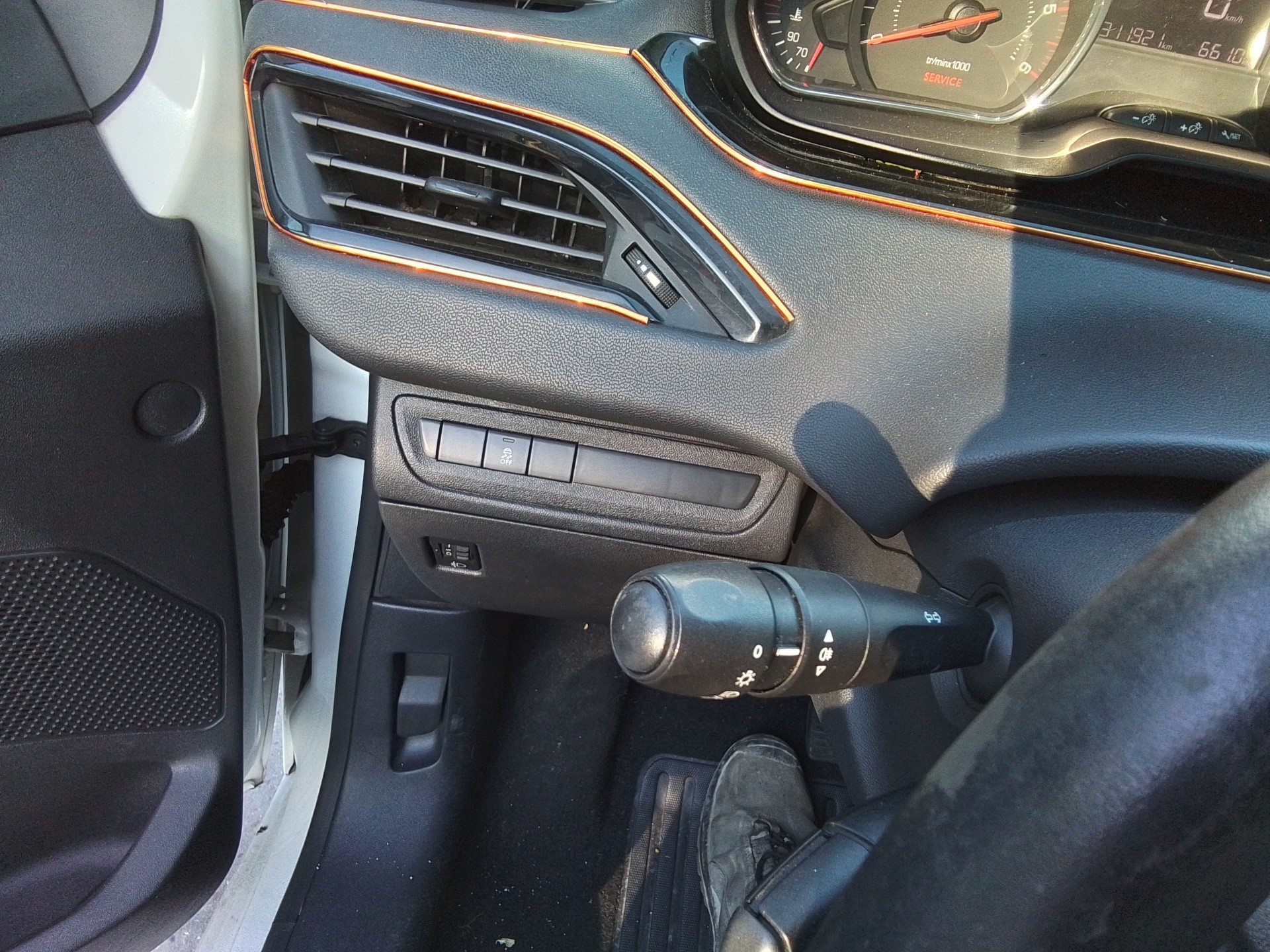 Recambio de mando luces/intermitencia (com2000) para peugeot 208 1.4 hdi fap referencia OEM IAM   