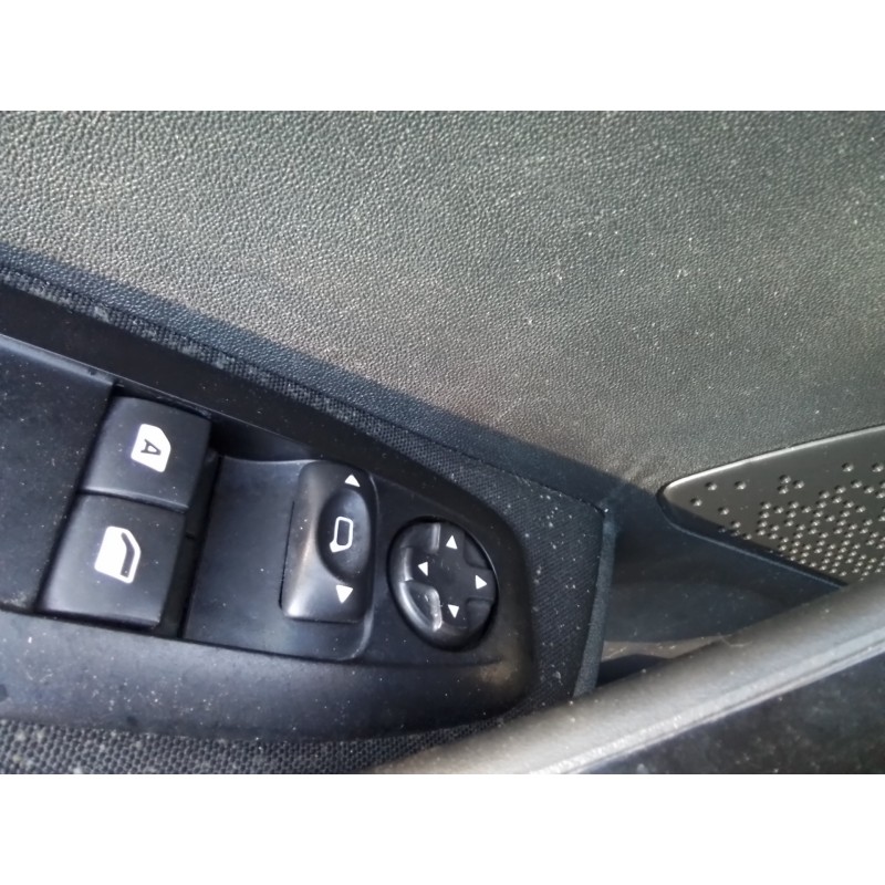 Recambio de mando retrovisor para peugeot 208 1.4 hdi fap referencia OEM IAM   