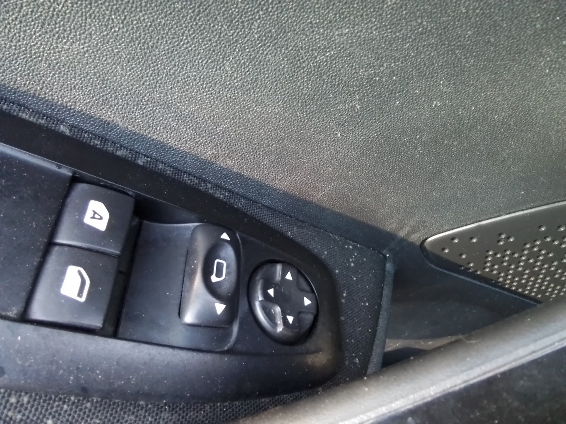 Recambio de mando retrovisor para peugeot 208 1.4 hdi fap referencia OEM IAM   