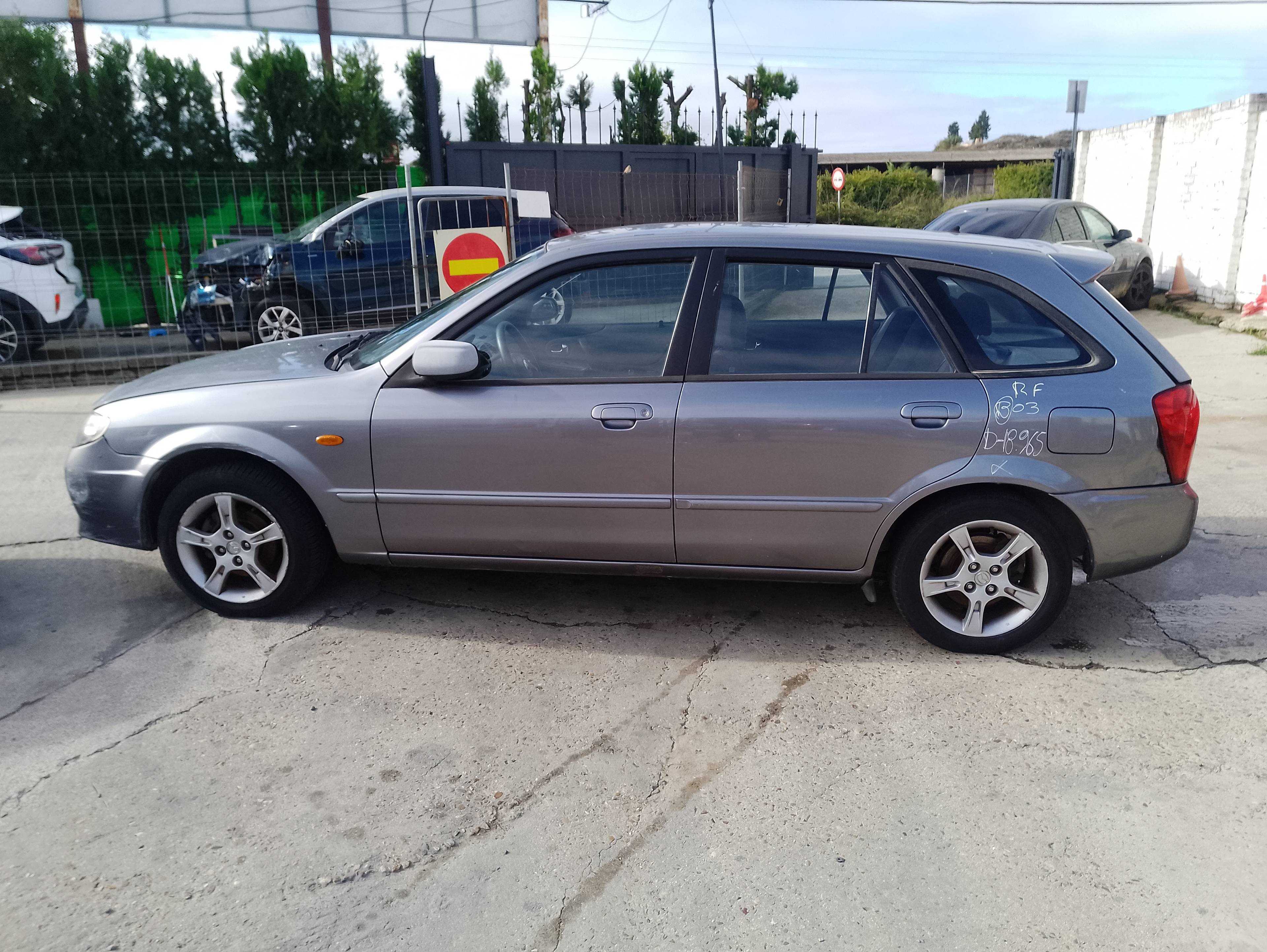 mazda 323 berl. f/s (bj) del año 2003