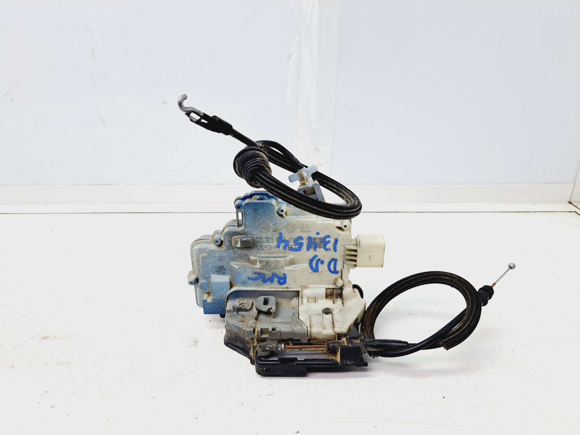 Recambio de cerradura puerta delantera derecha para volkswagen passat berlina (3c2) 2.0 tdi referencia OEM IAM 3C1837016A  