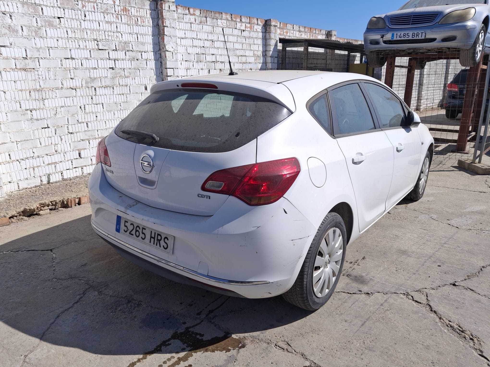 opel astra j (p10) del año 2013