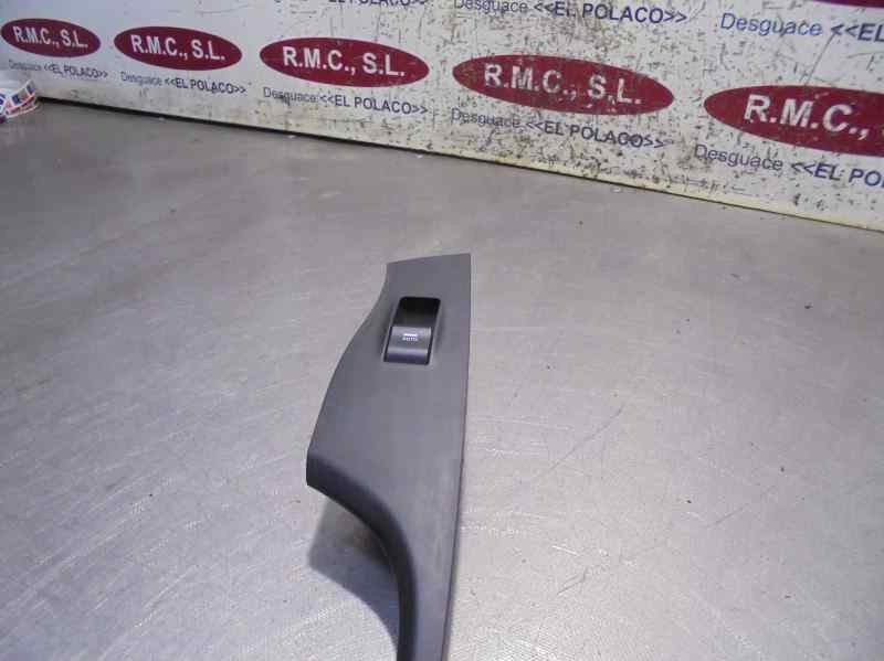 Recambio de mando elevalunas trasero derecho para hyundai i40 comfort referencia OEM IAM 935803Z050  