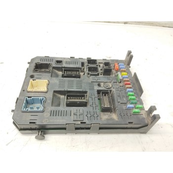 CAJA RELES / FUSIBLES 281197595 
