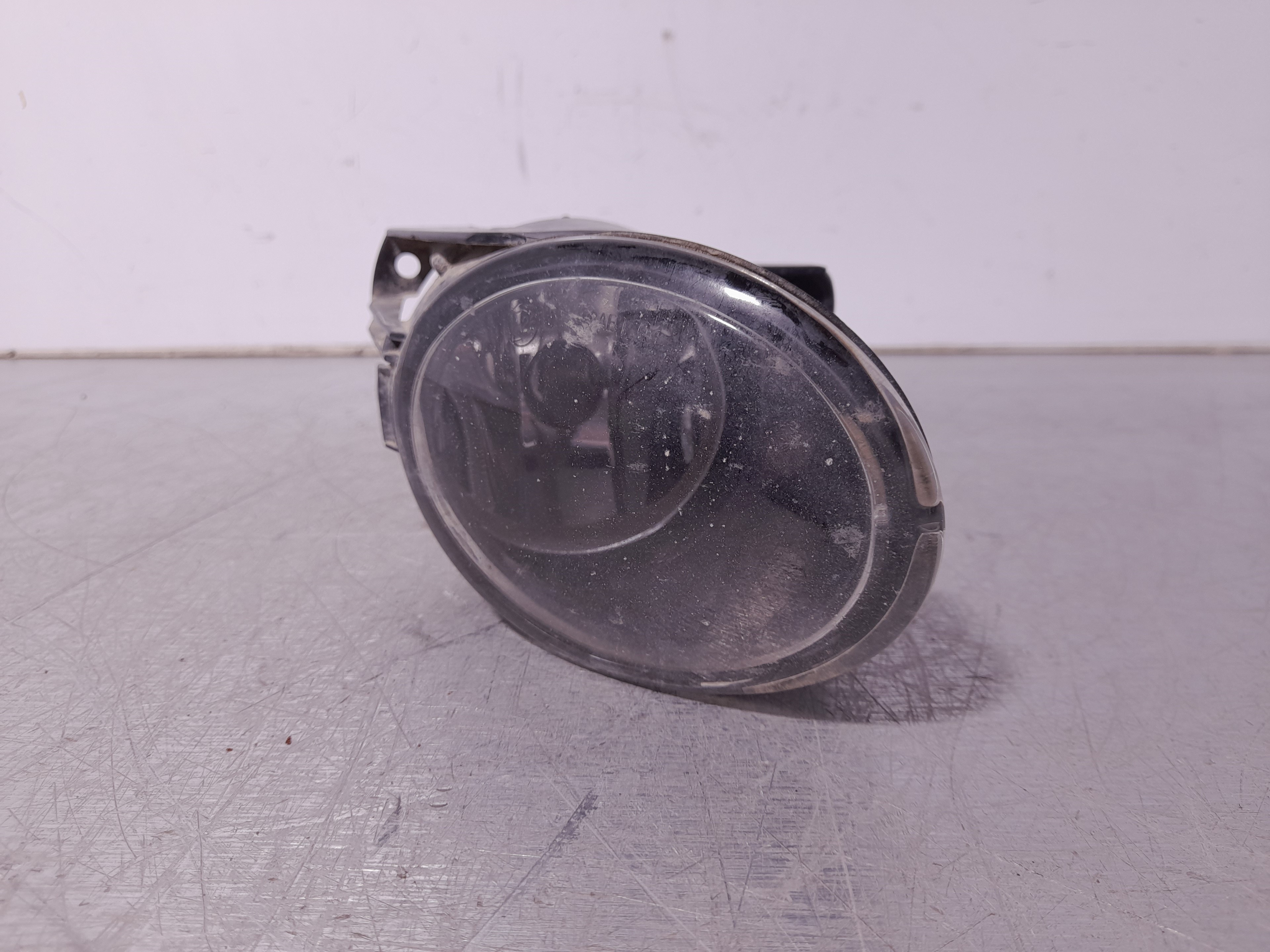 Recambio de faro antiniebla derecho para volkswagen passat berlina (3c2) 2.0 tdi referencia OEM IAM 27129400R HELLA 