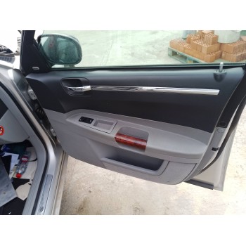 Recambio de guarnecido puerta delantera derecha para chrysler 300 c 3.0 crd referencia OEM IAM   