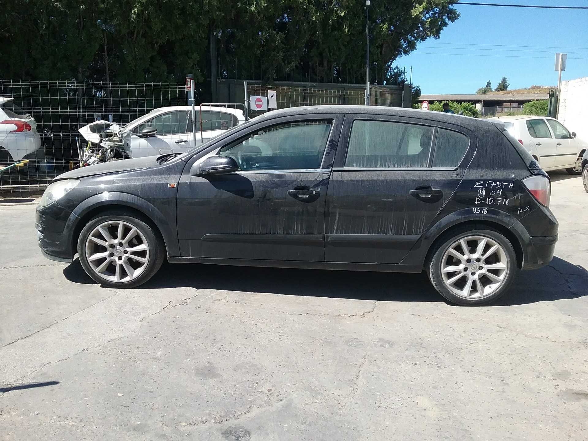 opel astra h berlina del año 2004