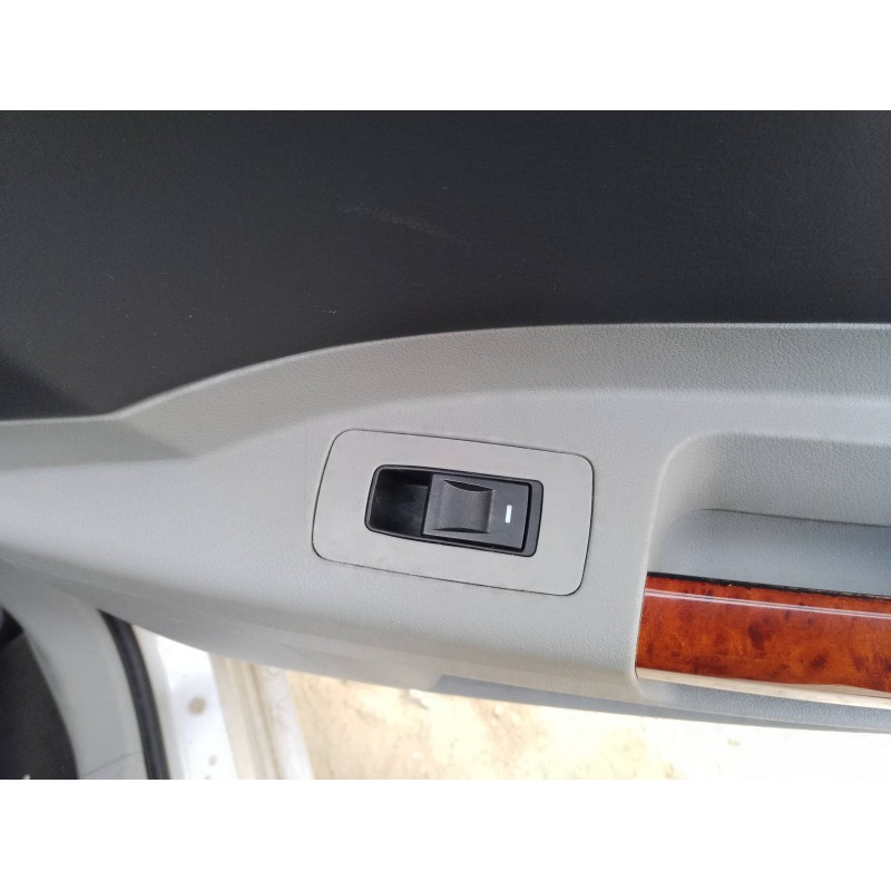 Recambio de mando elevalunas trasero derecho para chrysler 300 c 3.0 crd referencia OEM IAM   
