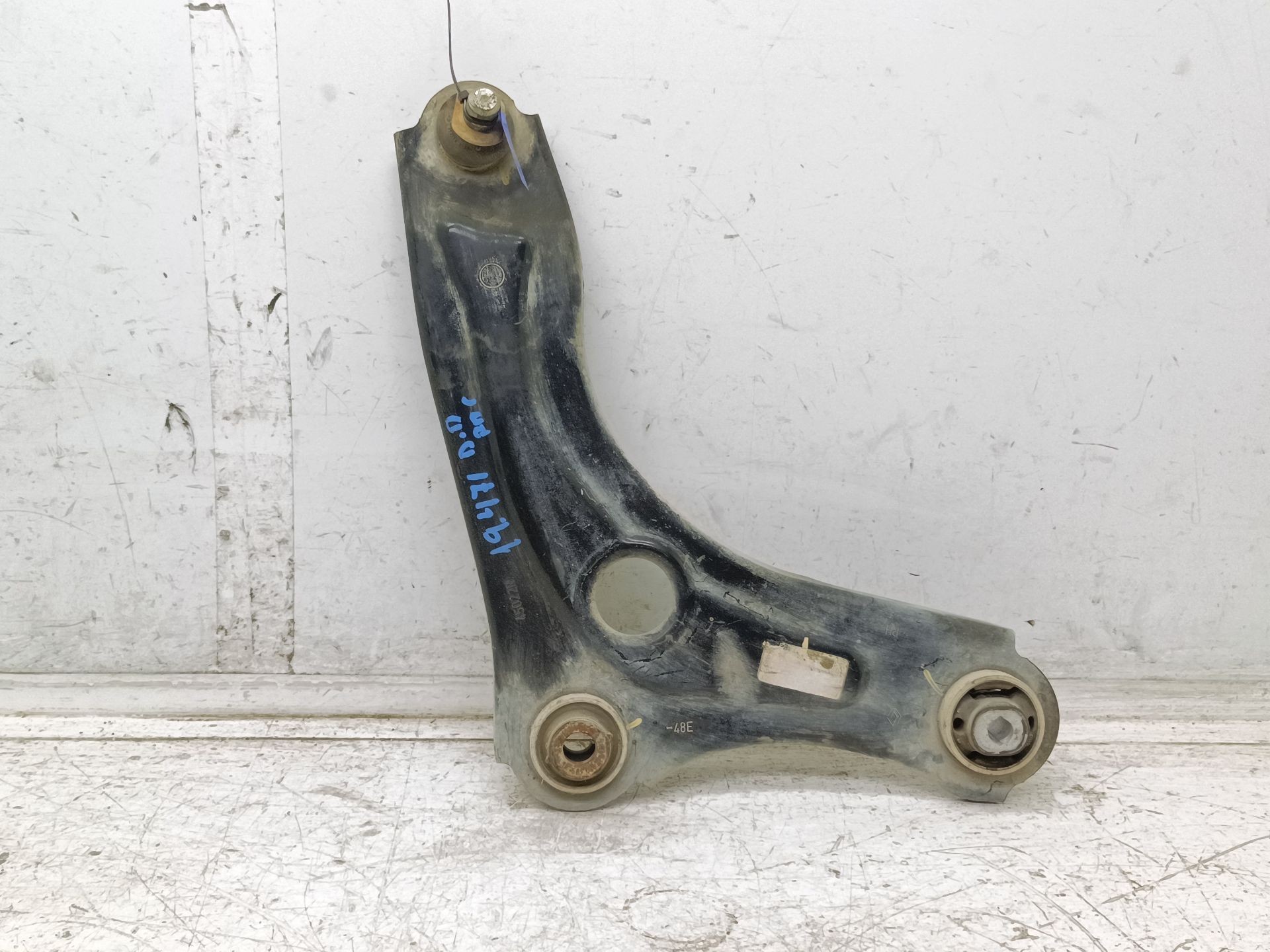 Recambio de brazo suspension inferior delantero derecho para dacia sandero iii essential referencia OEM IAM 45022R  
