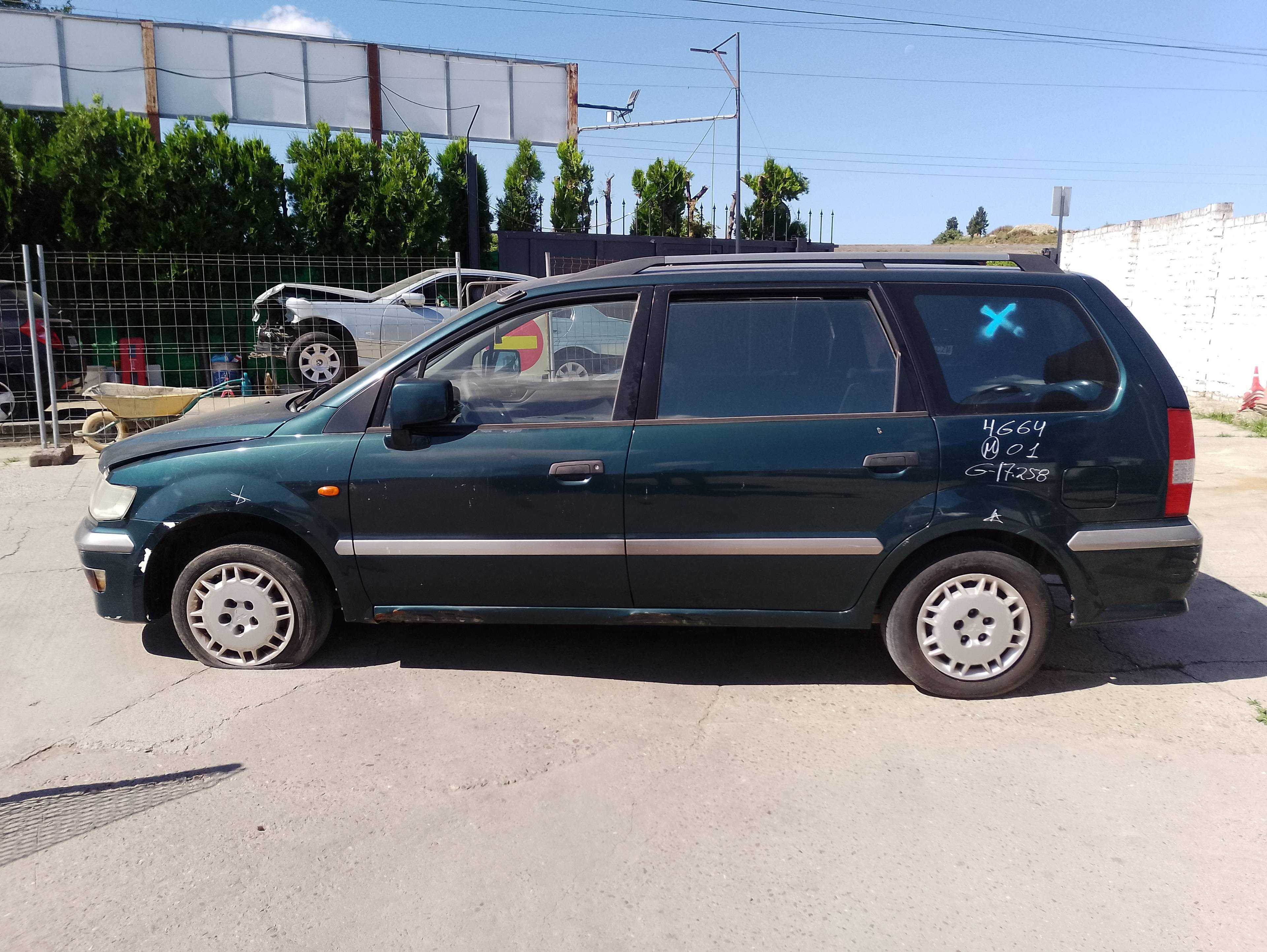 mitsubishi space wagon (n80/n90) del año 2001