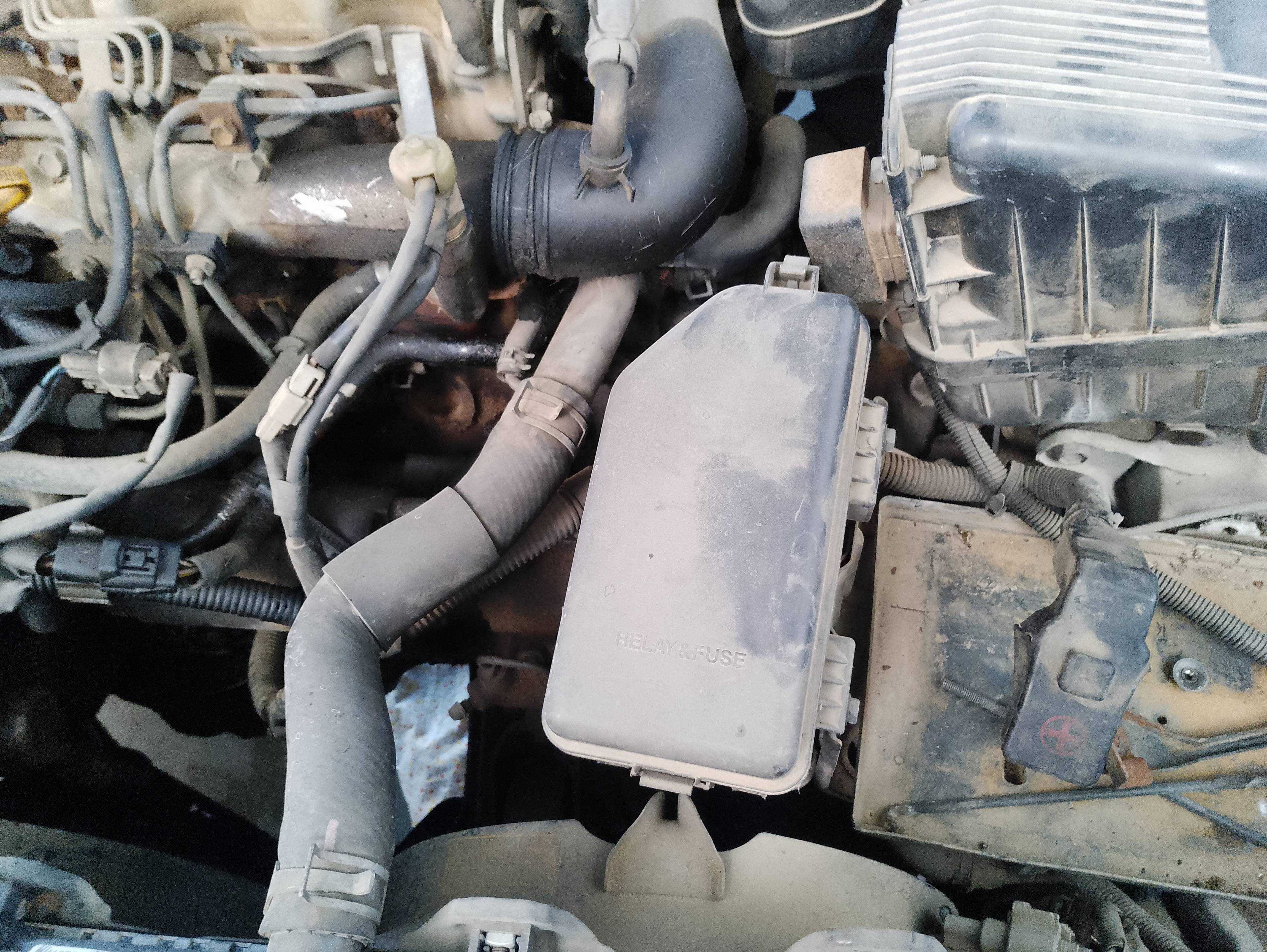 Recambio de caja reles / fusibles para toyota carina (t19) 2.0 d xl (4-ptas.) referencia OEM IAM   