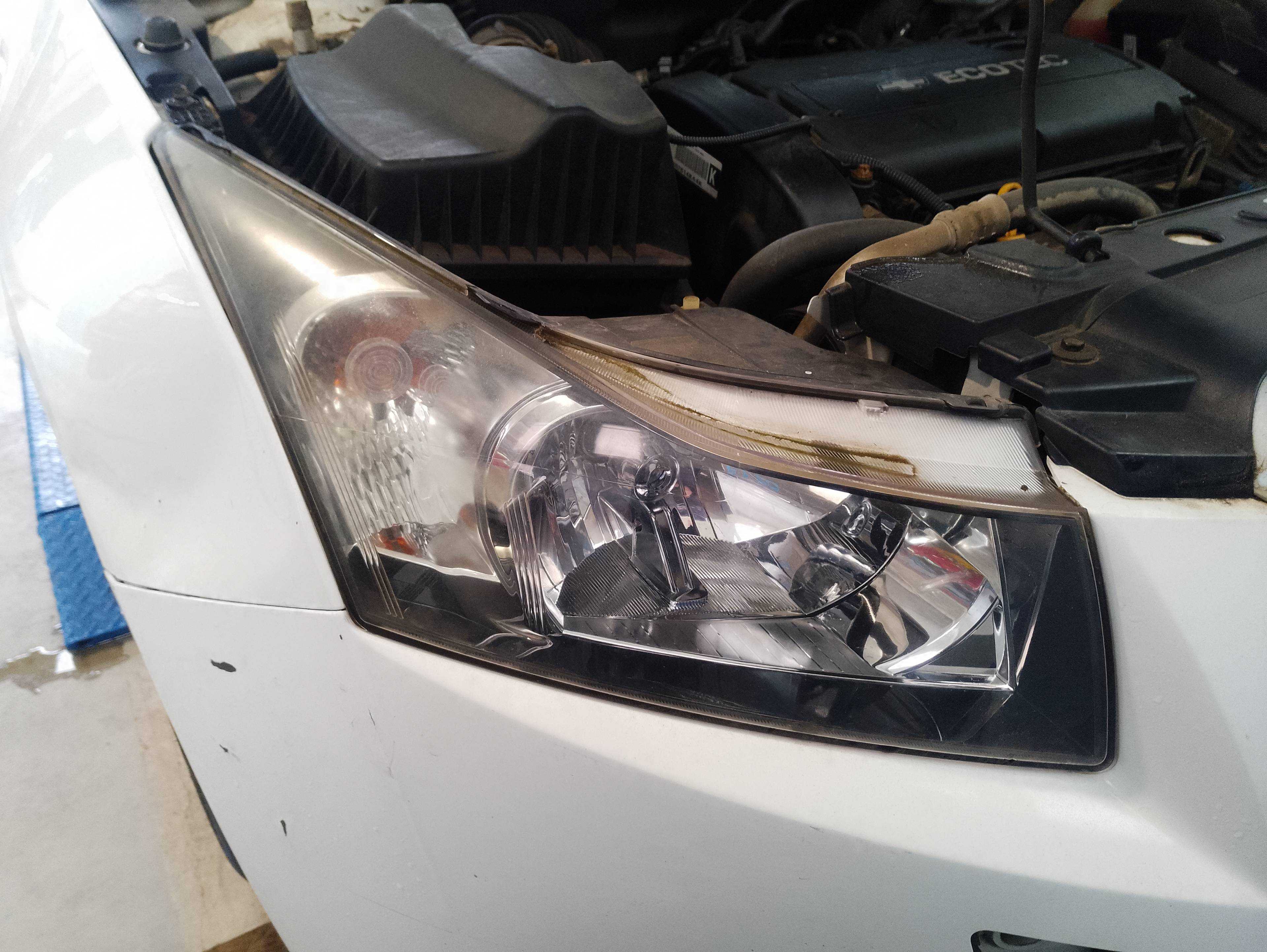 Recambio de faro derecho para chevrolet cruze lt+ referencia OEM IAM   