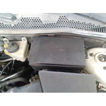 CAJA RELES / FUSIBLES 