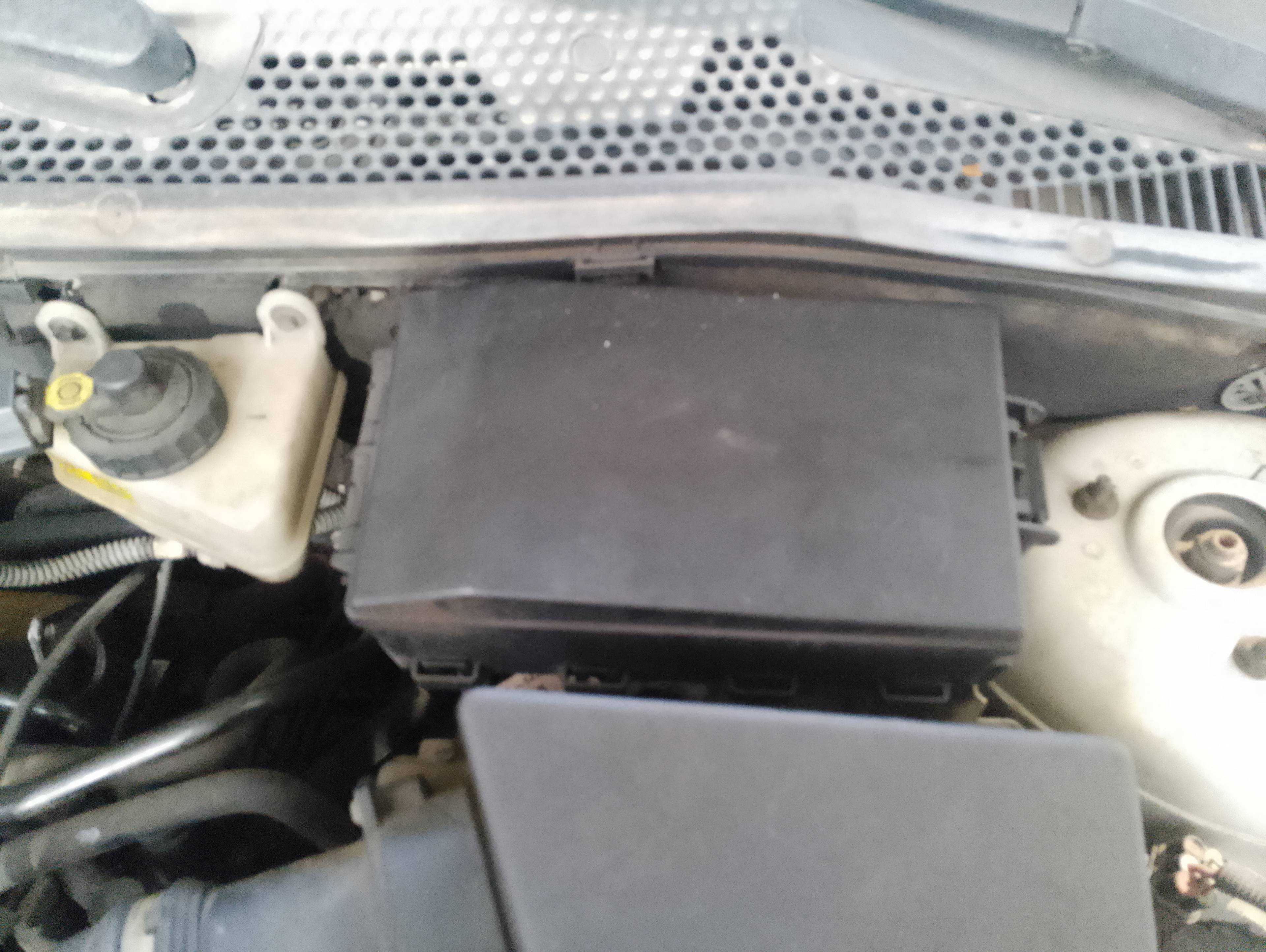 Recambio de caja reles / fusibles para ford focus berlina (cak) ambiente referencia OEM IAM   
