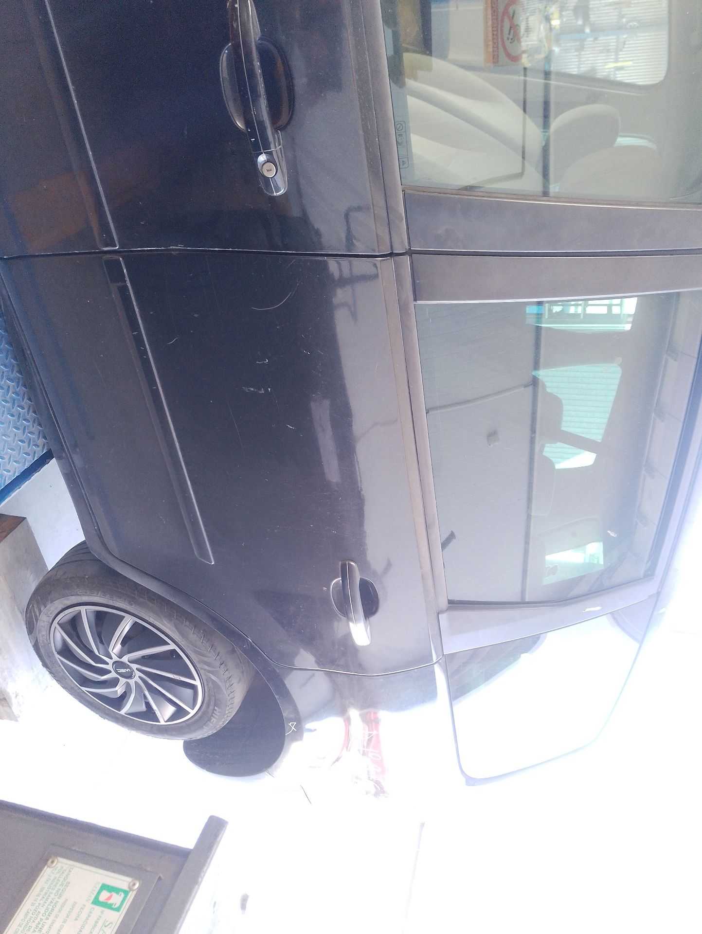 Recambio de puerta trasera izquierda para ford focus c-max (dm2) 2.0 tdci referencia OEM IAM 1496877  