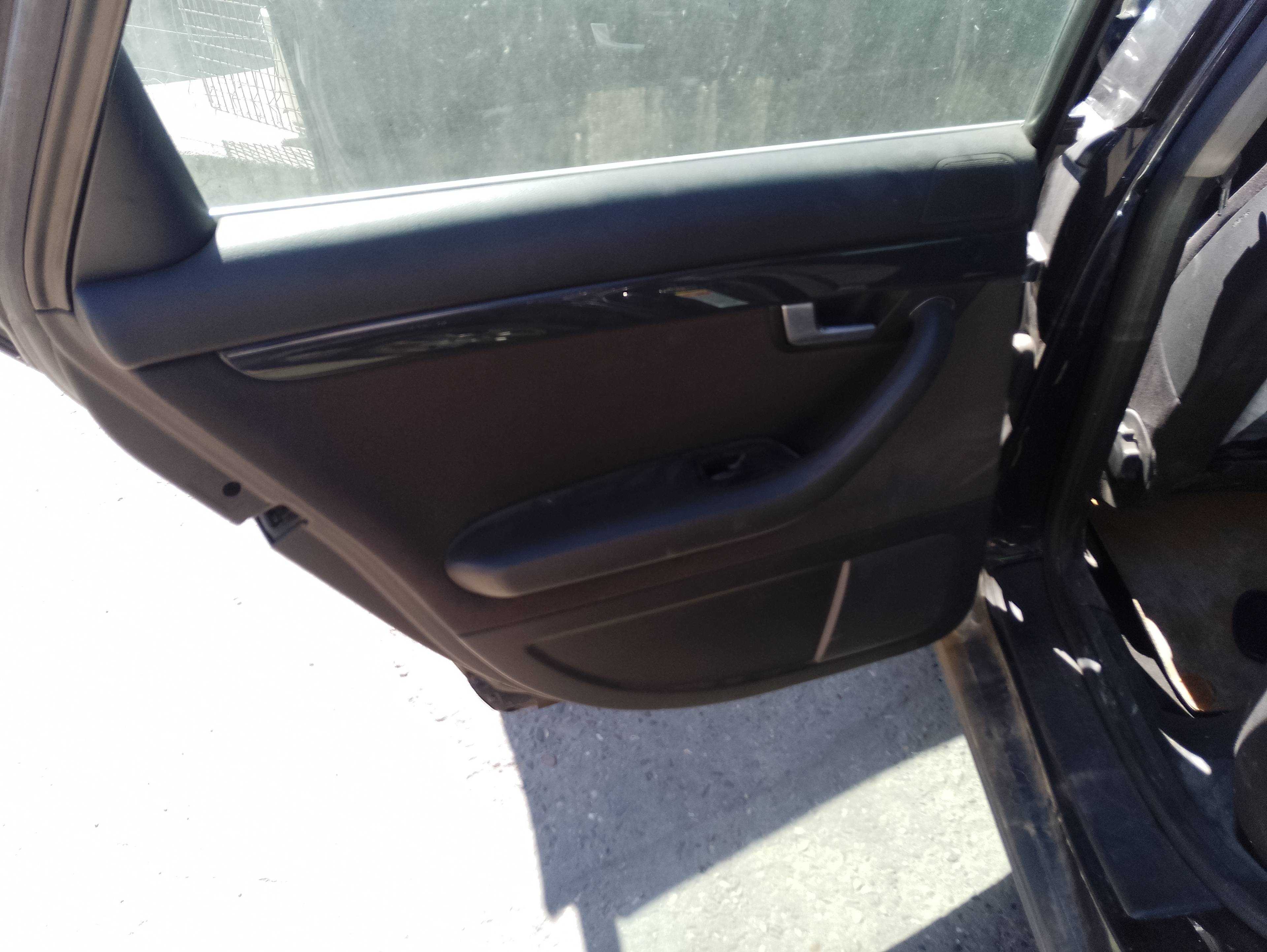 Recambio de guarnecido puerta trasera izquierda para audi a4 berlina (8e) 2.0 referencia OEM IAM   