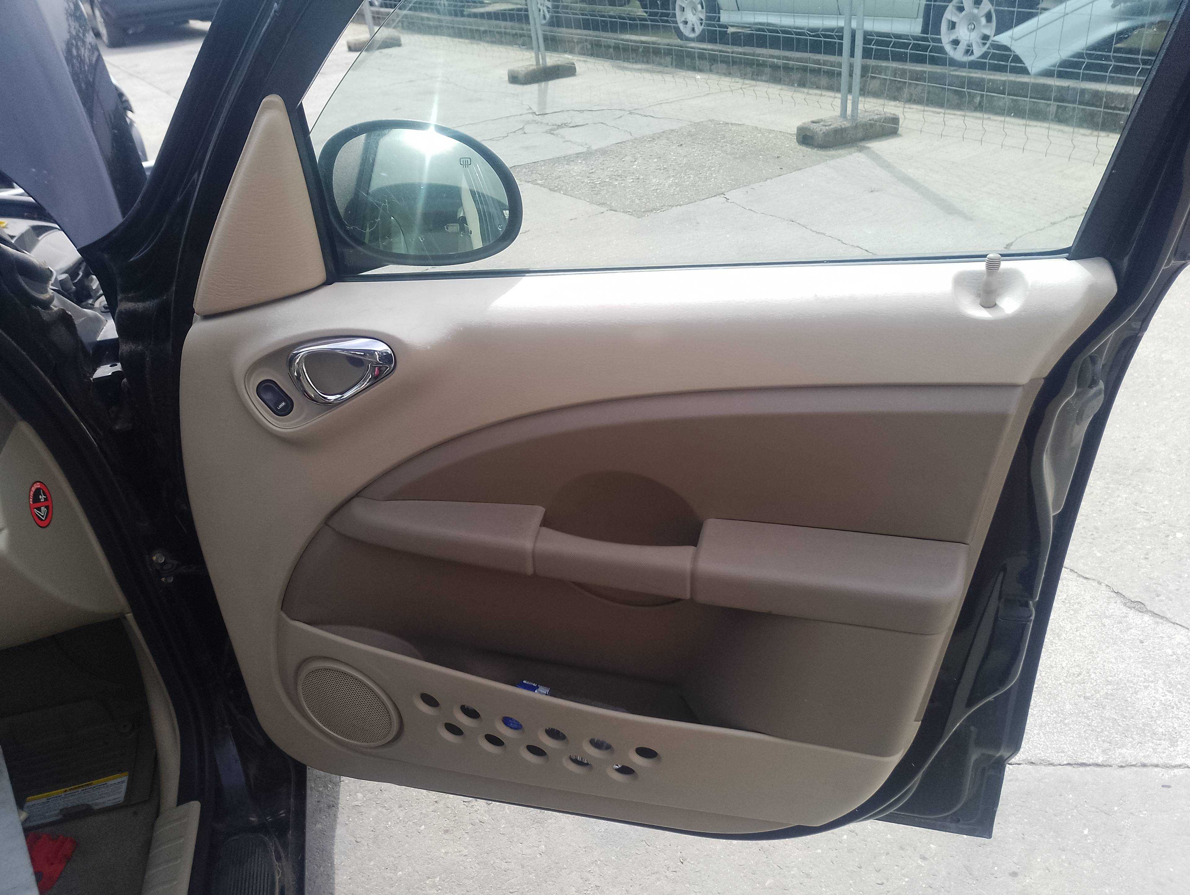 Recambio de guarnecido puerta delantera derecha para chrysler pt cruiser (pt) referencia OEM IAM   