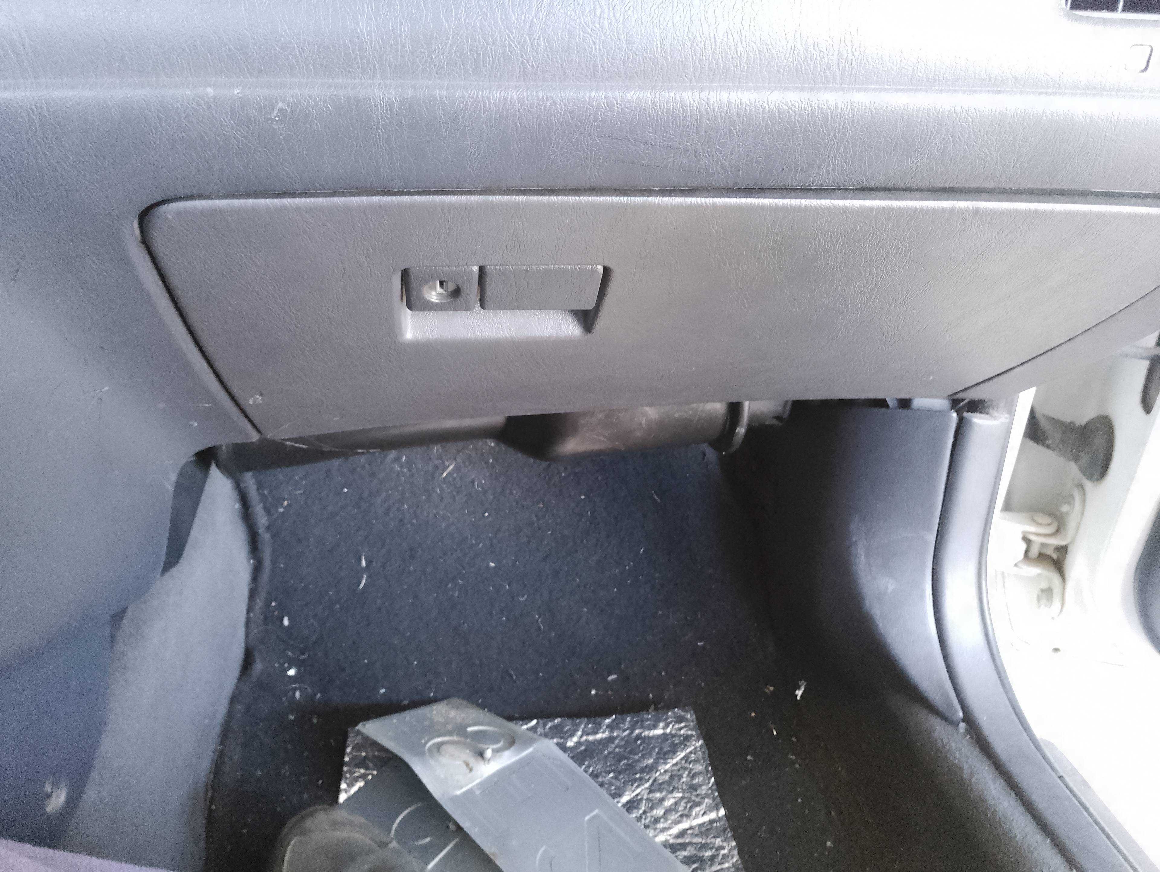 Recambio de guantera para toyota carina (t19) 2.0 d xl (4-ptas.) referencia OEM IAM   