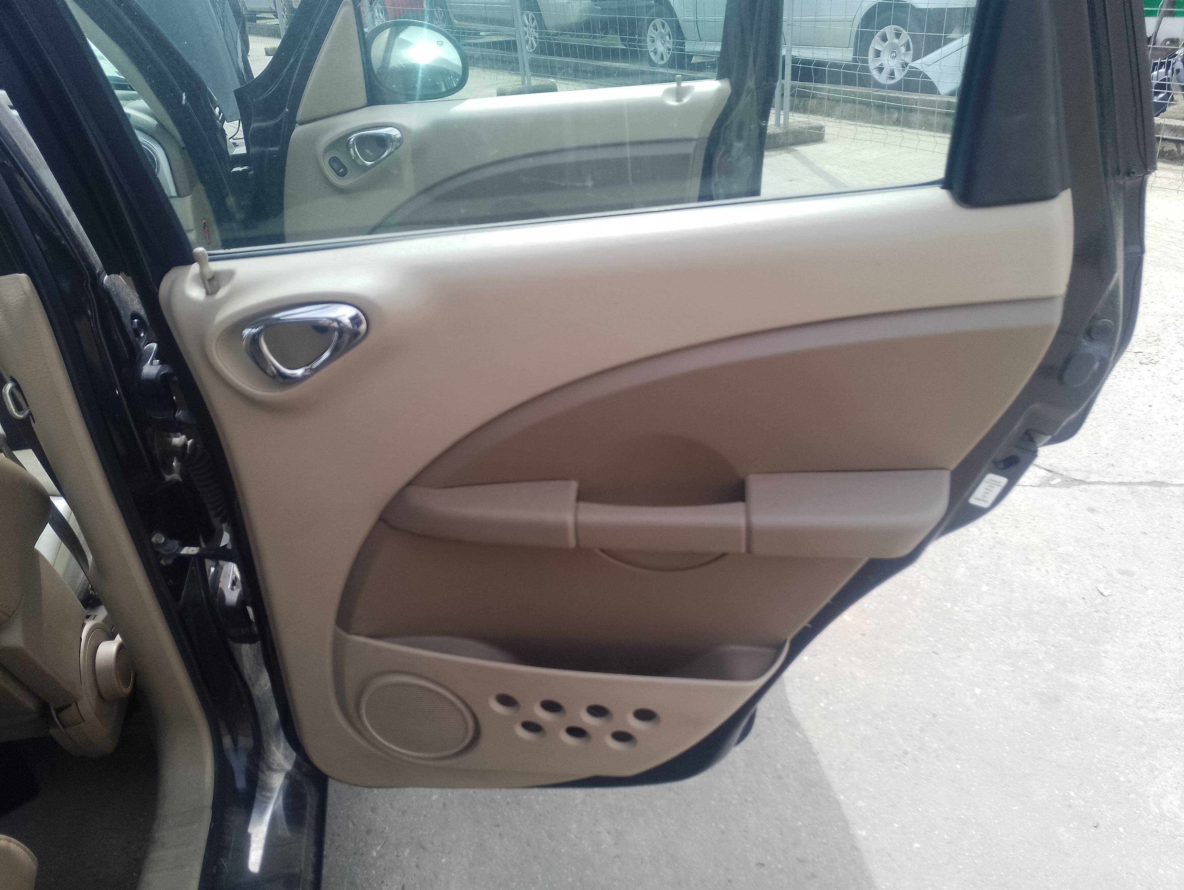 Recambio de guarnecido puerta trasera derecha para chrysler pt cruiser (pt) referencia OEM IAM   