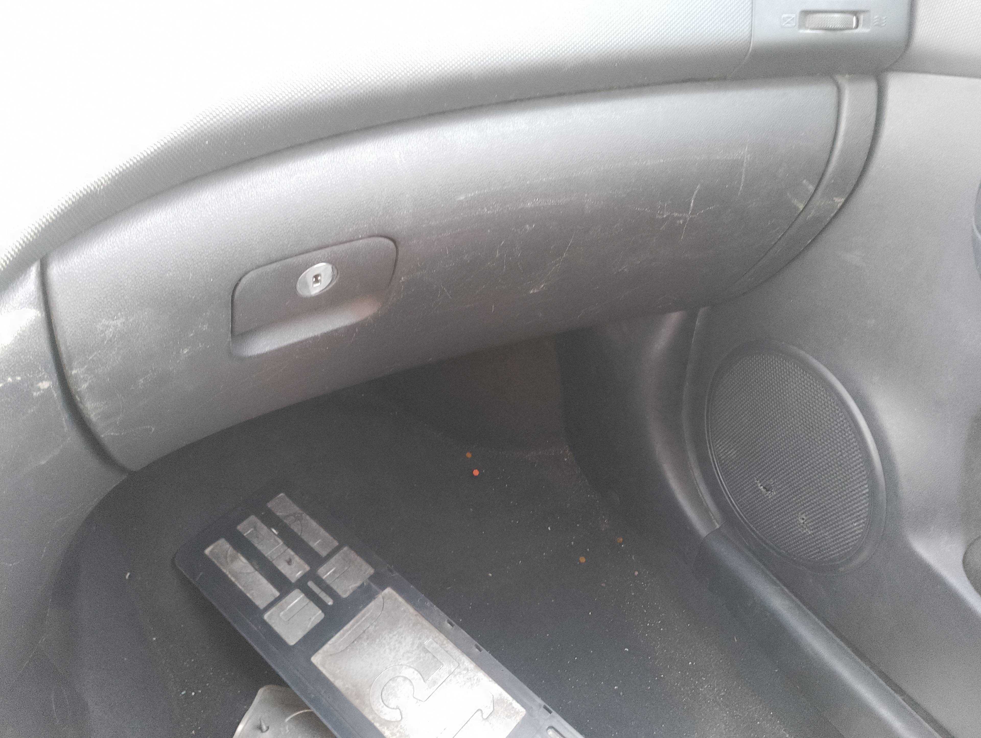 Recambio de guantera para hyundai i30 classic referencia OEM IAM   