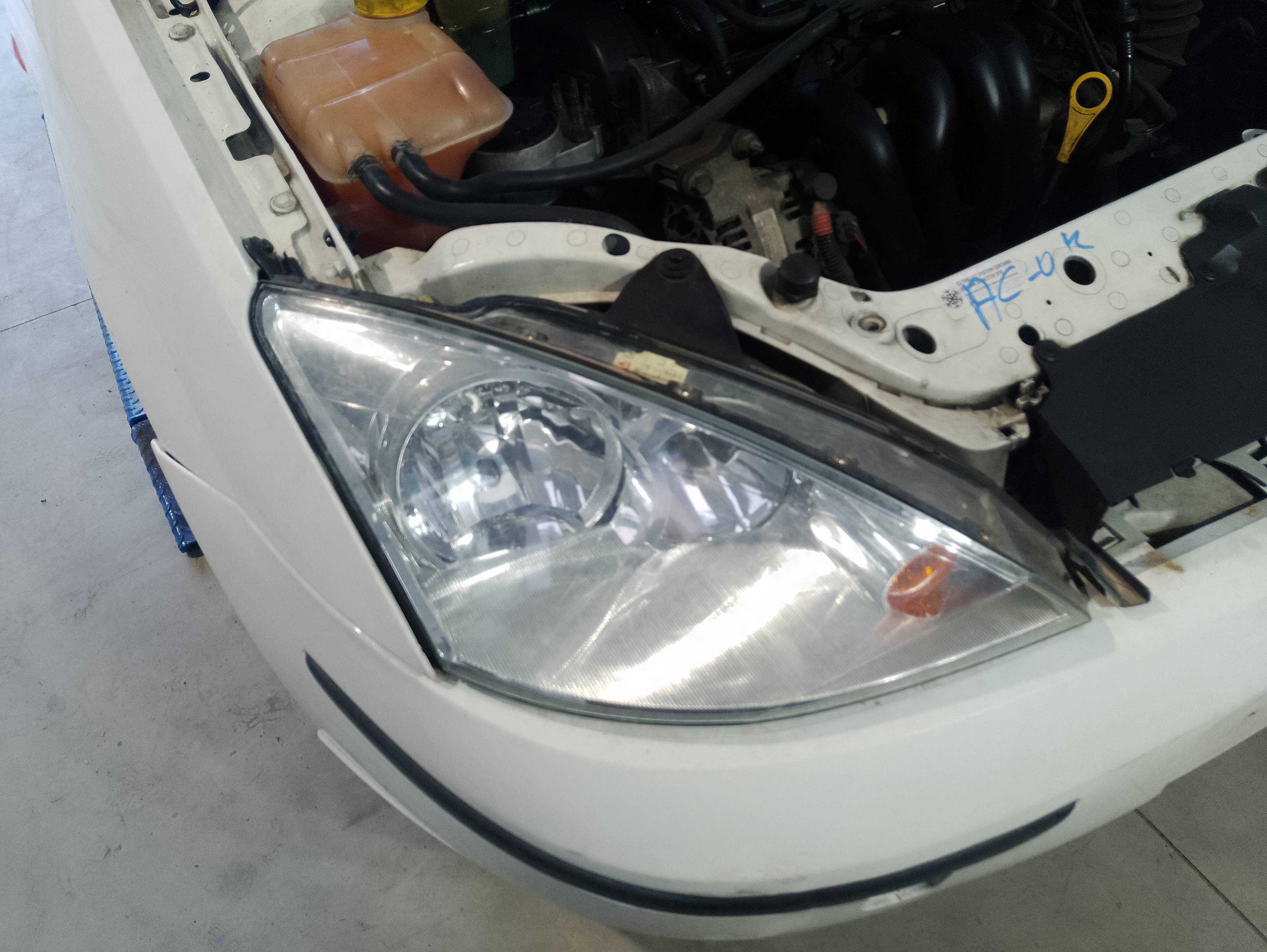 Recambio de faro derecho para ford focus berlina (cak) ambiente referencia OEM IAM   