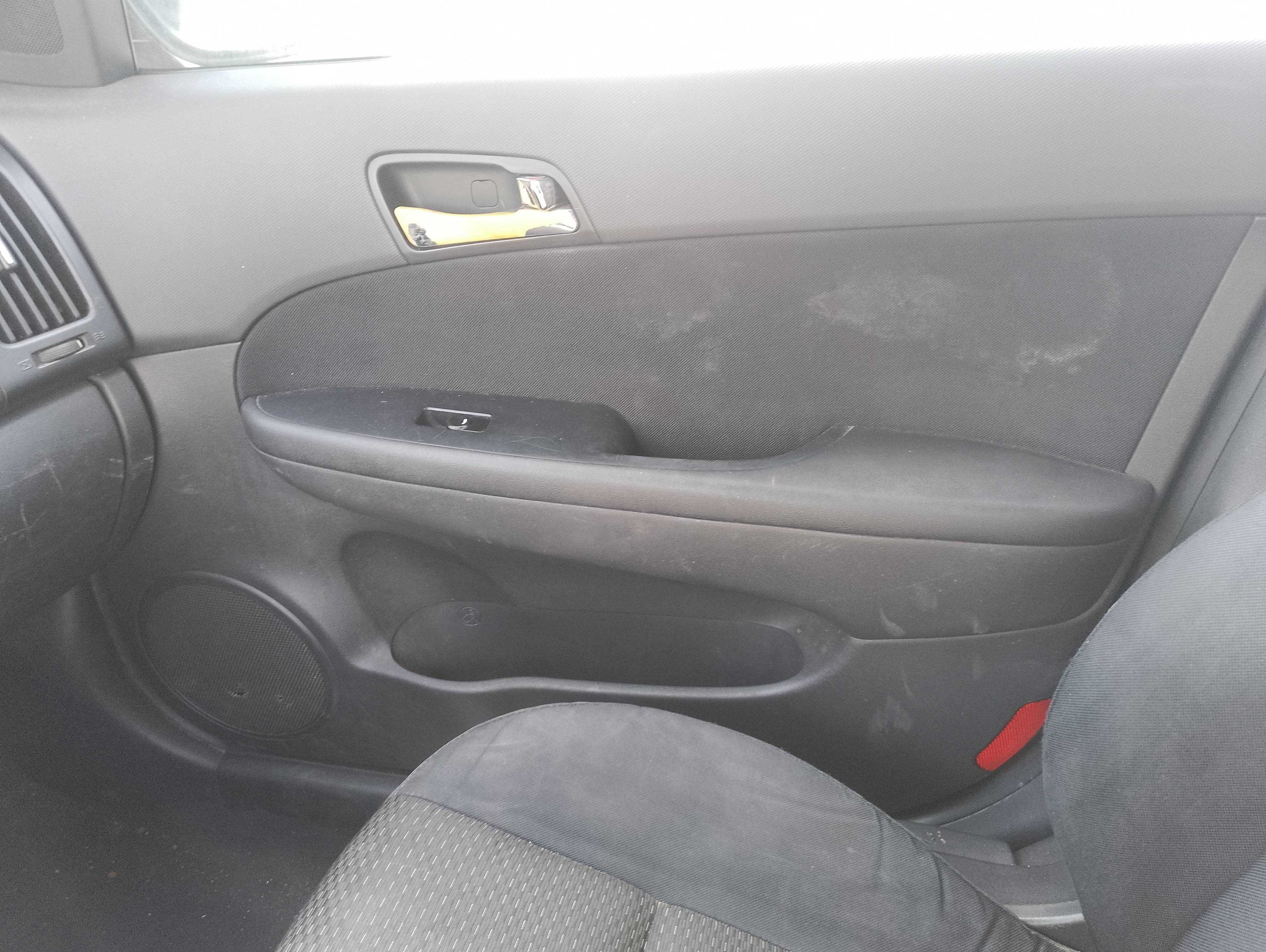 Recambio de guarnecido puerta delantera derecha para hyundai i30 classic referencia OEM IAM   