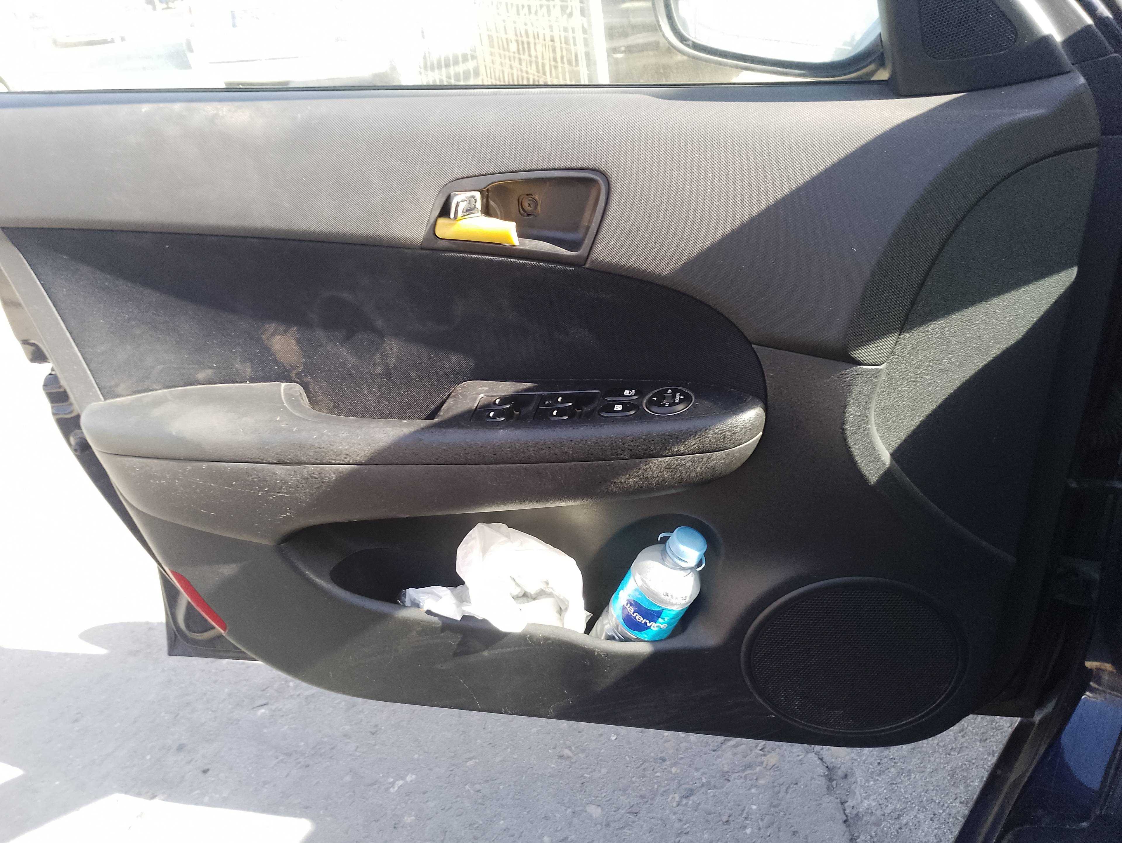 Recambio de guarnecido puerta delantera izquierda para hyundai i30 classic referencia OEM IAM   