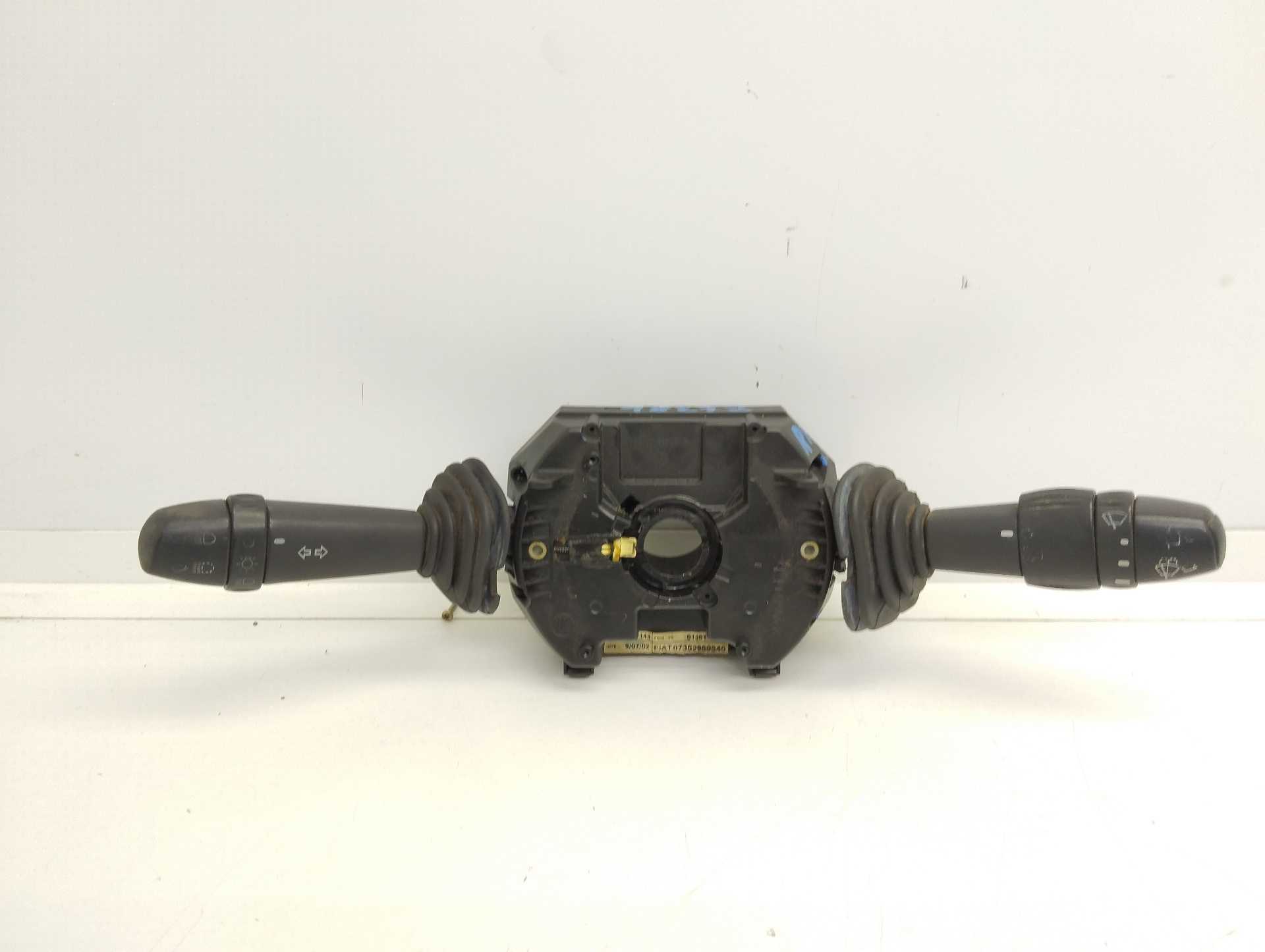 Recambio de mando luces para fiat stilo (192) 1.9 jtd / 1.9 jtd 115 active referencia OEM IAM 07352969540  