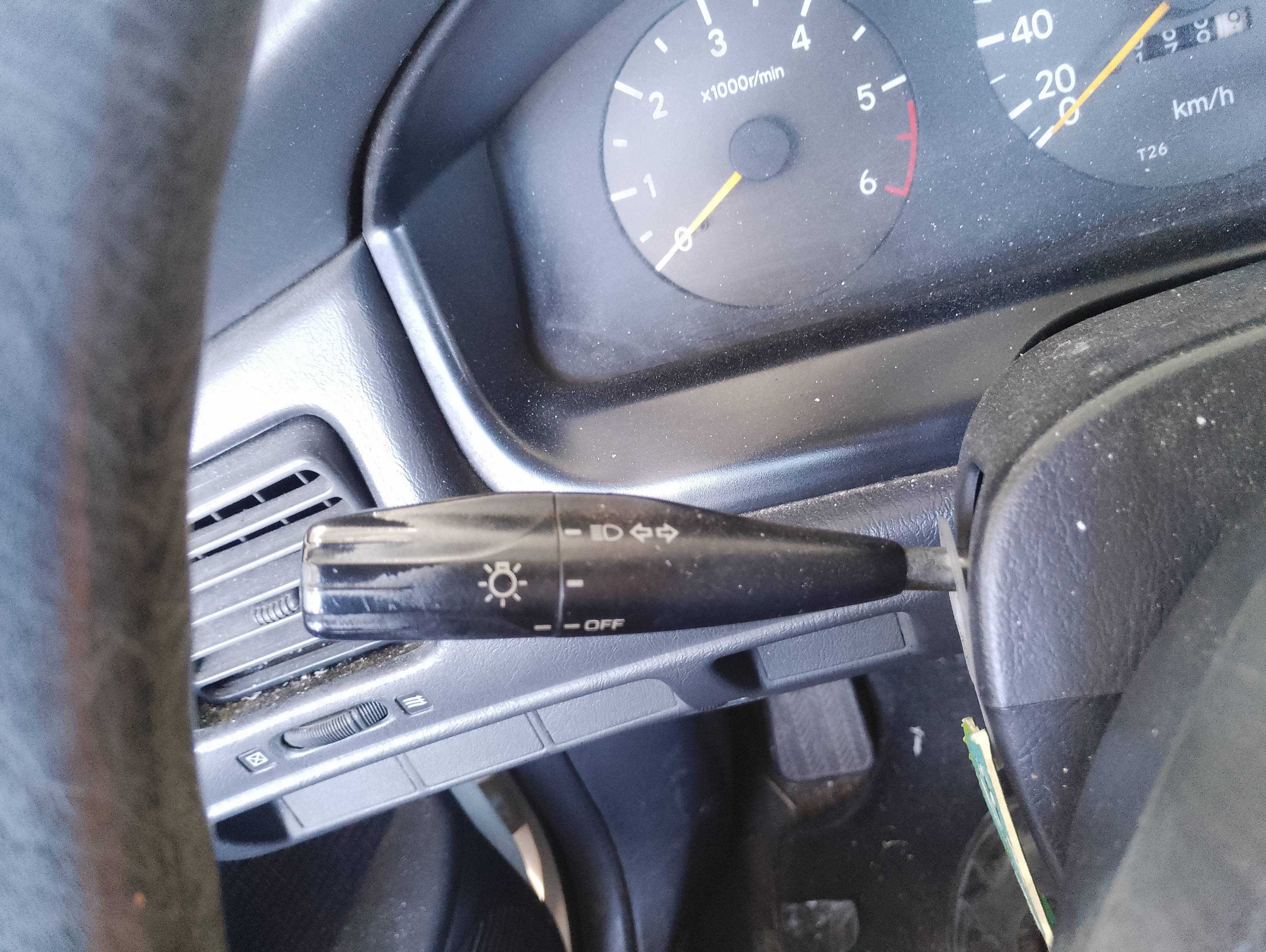 Recambio de mando luces para toyota carina (t19) 2.0 d xl (4-ptas.) referencia OEM IAM   